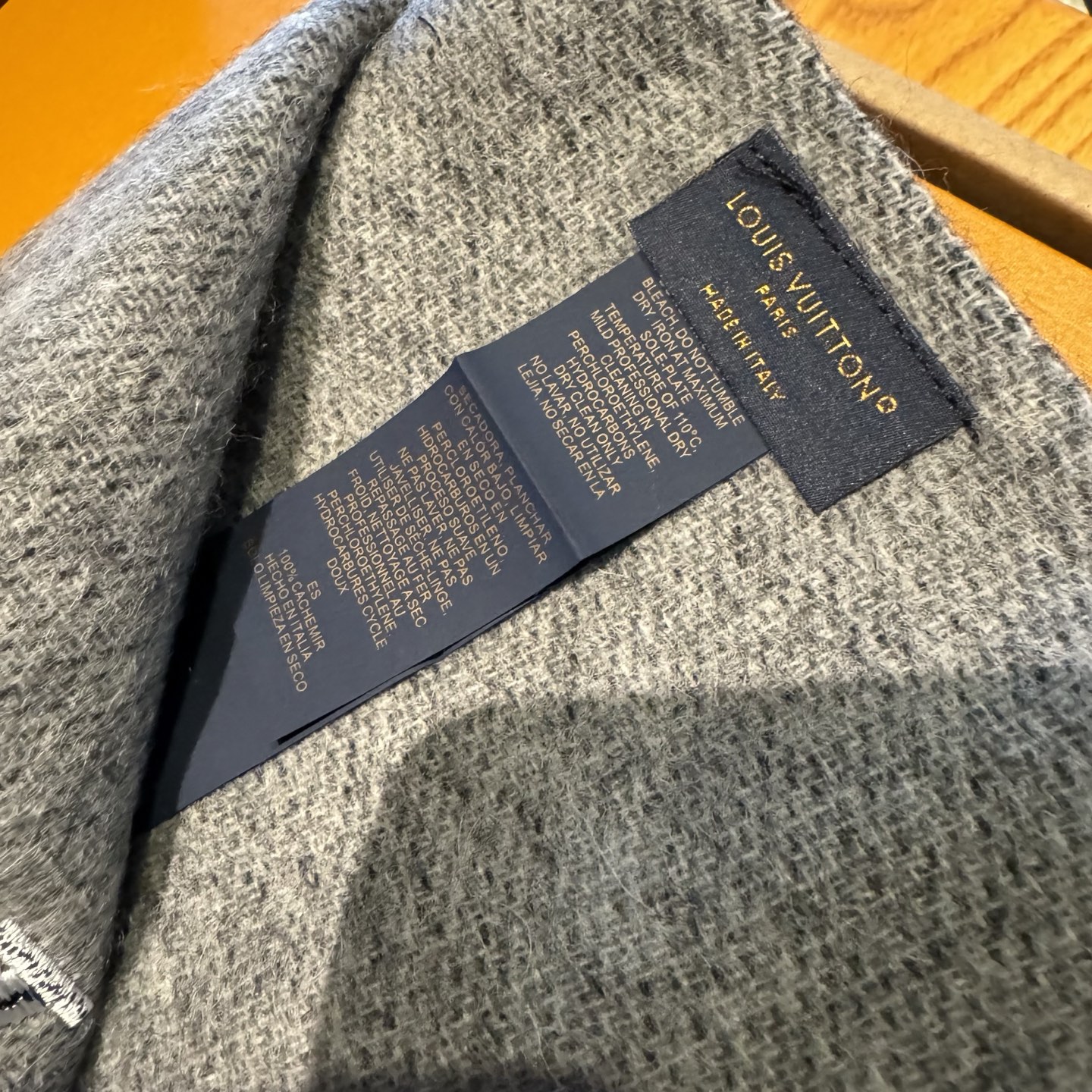 ✨✨怒赞自留，难得的高端男款‼️家属福利‼️LV非常正的男士围巾~面料大爱，非常柔软细腻舒服，‼️大气简