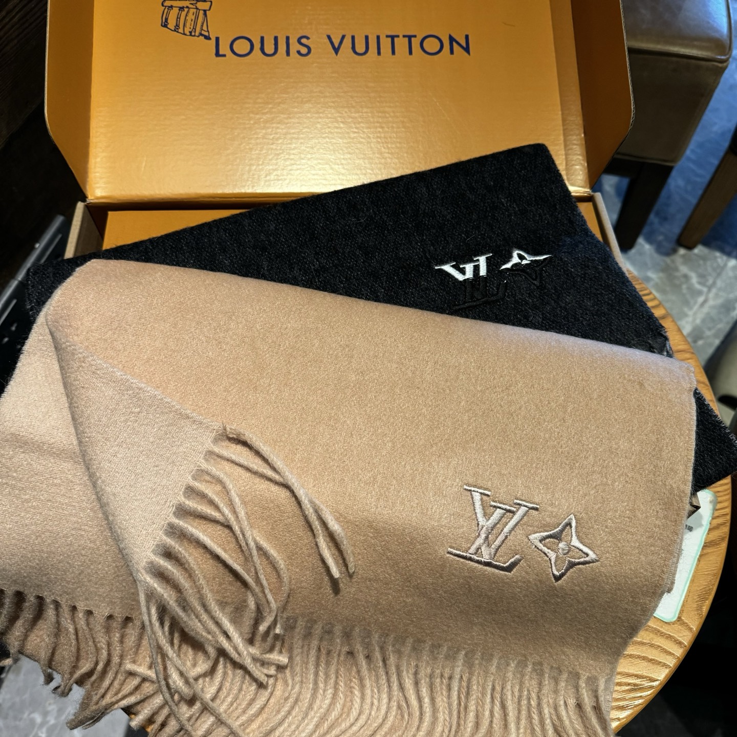 ✨✨怒赞自留，难得的高端男款‼️家属福利‼️LV非常正的男士围巾~面料大爱，非常柔软细腻舒服，‼️大气简