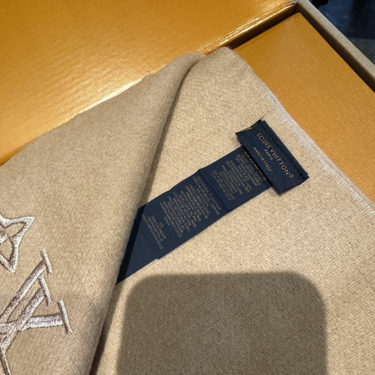 ✨✨怒赞自留，难得的高端男款‼️家属福利‼️LV非常正的男士围巾~面料大爱，非常柔软细腻舒服，‼️大气简