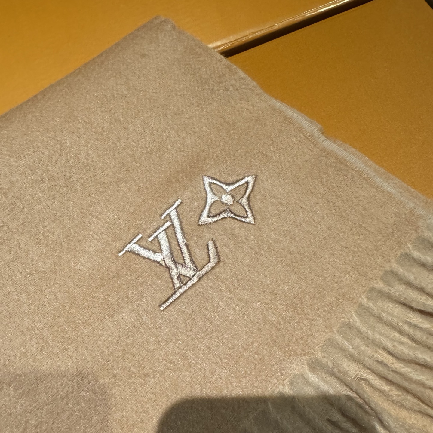 ✨✨怒赞自留，难得的高端男款‼️家属福利‼️LV非常正的男士围巾~面料大爱，非常柔软细腻舒服，‼️大气简