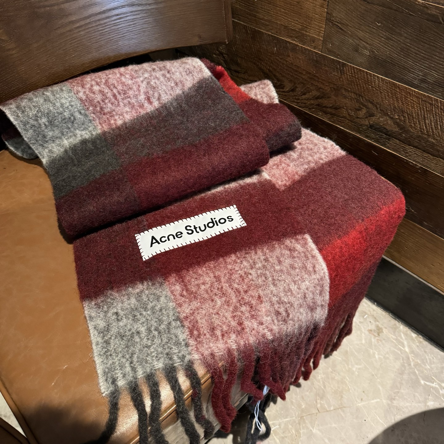 Acne Studios ACNE新款羊驼毛 马海毛彩虹围巾 斯德哥尔摩的温暖色彩 第一眼便爱上