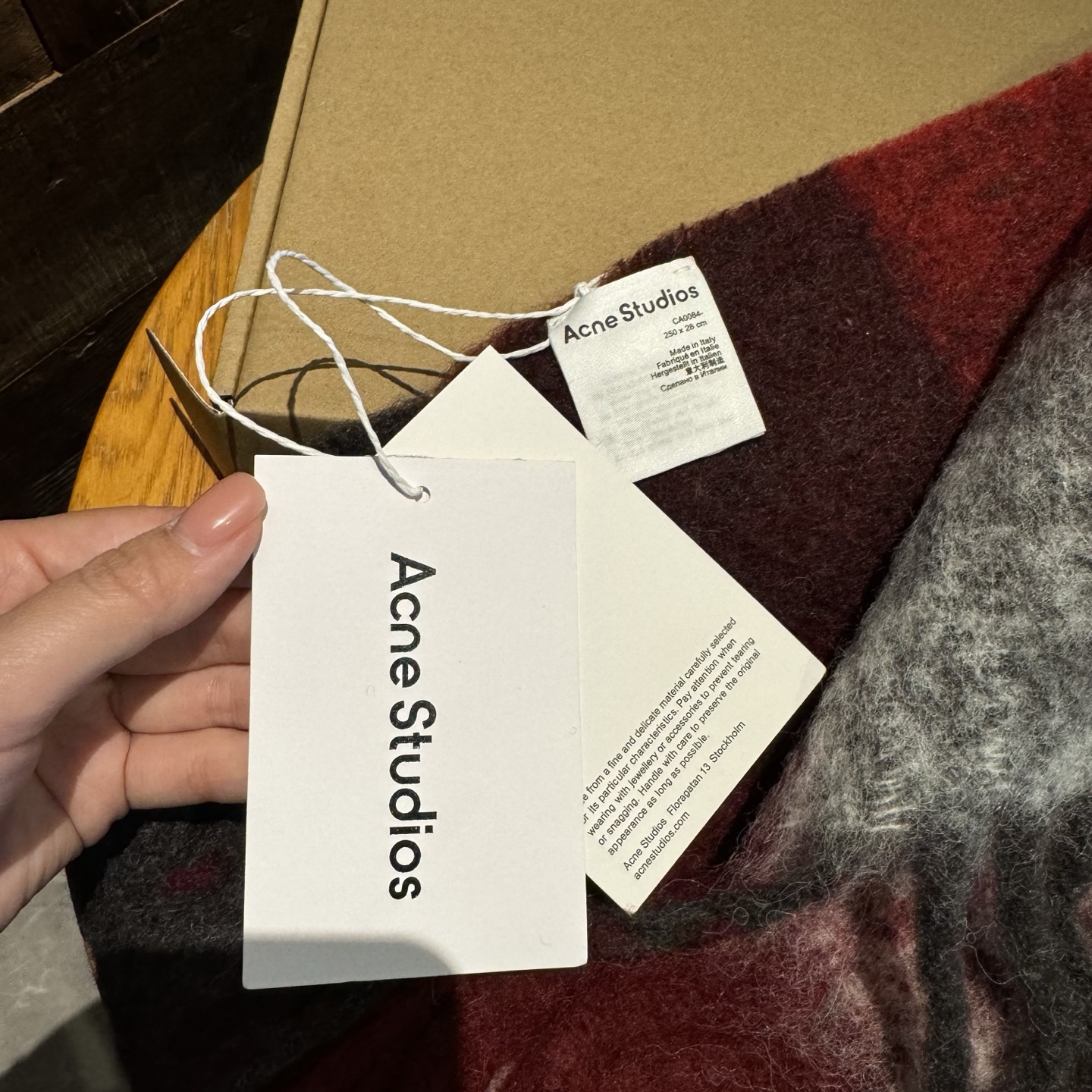 Acne Studios ACNE新款羊驼毛 马海毛彩虹围巾 斯德哥尔摩的温暖色彩 第一眼便爱上
