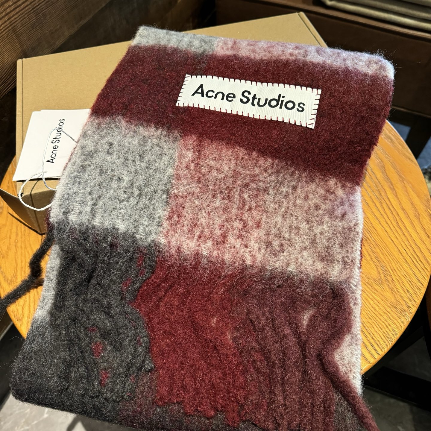 Acne Studios ACNE新款羊驼毛 马海毛彩虹围巾 斯德哥尔摩的温暖色彩 第一眼便爱上