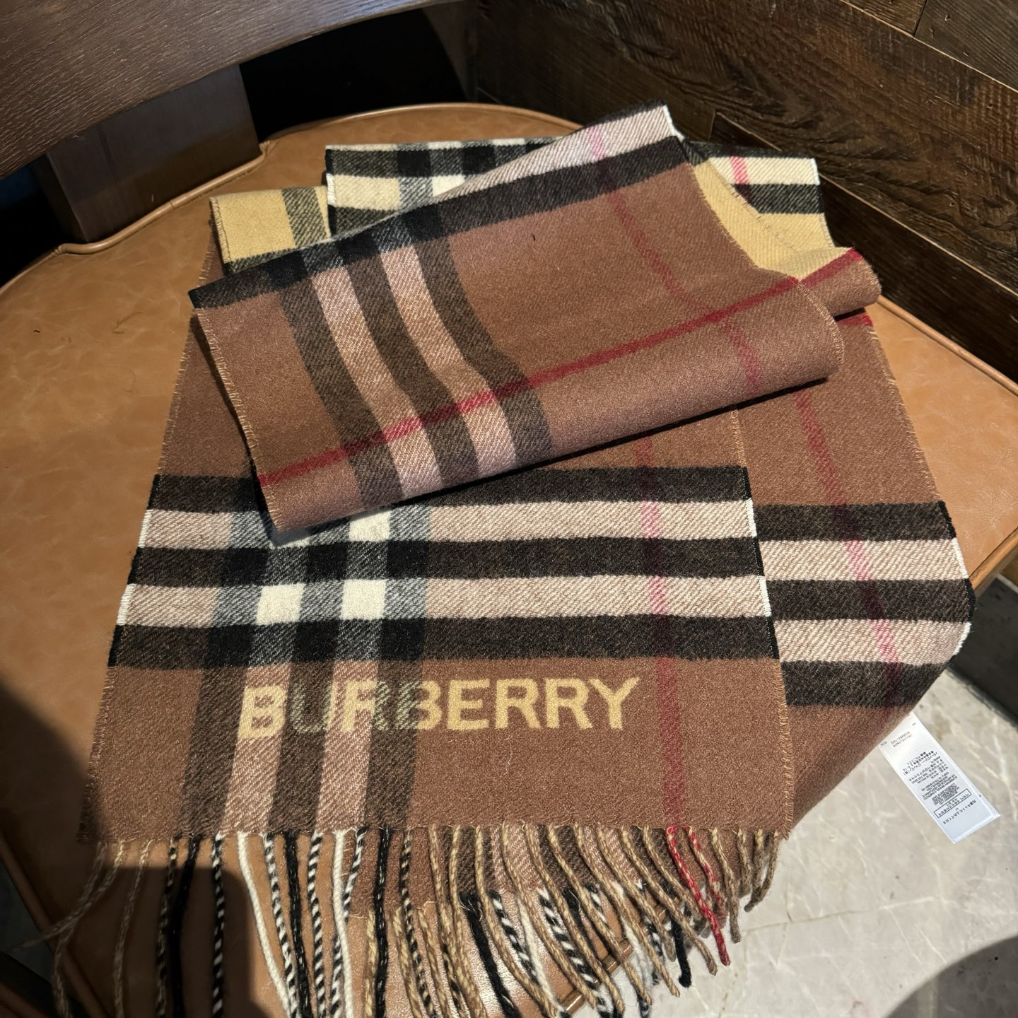 📦Burberry❗️这才叫真正的家属福利‼️B家这款男士羊绒的面料非常满意~手感真的好到不行‼️寒冬贴