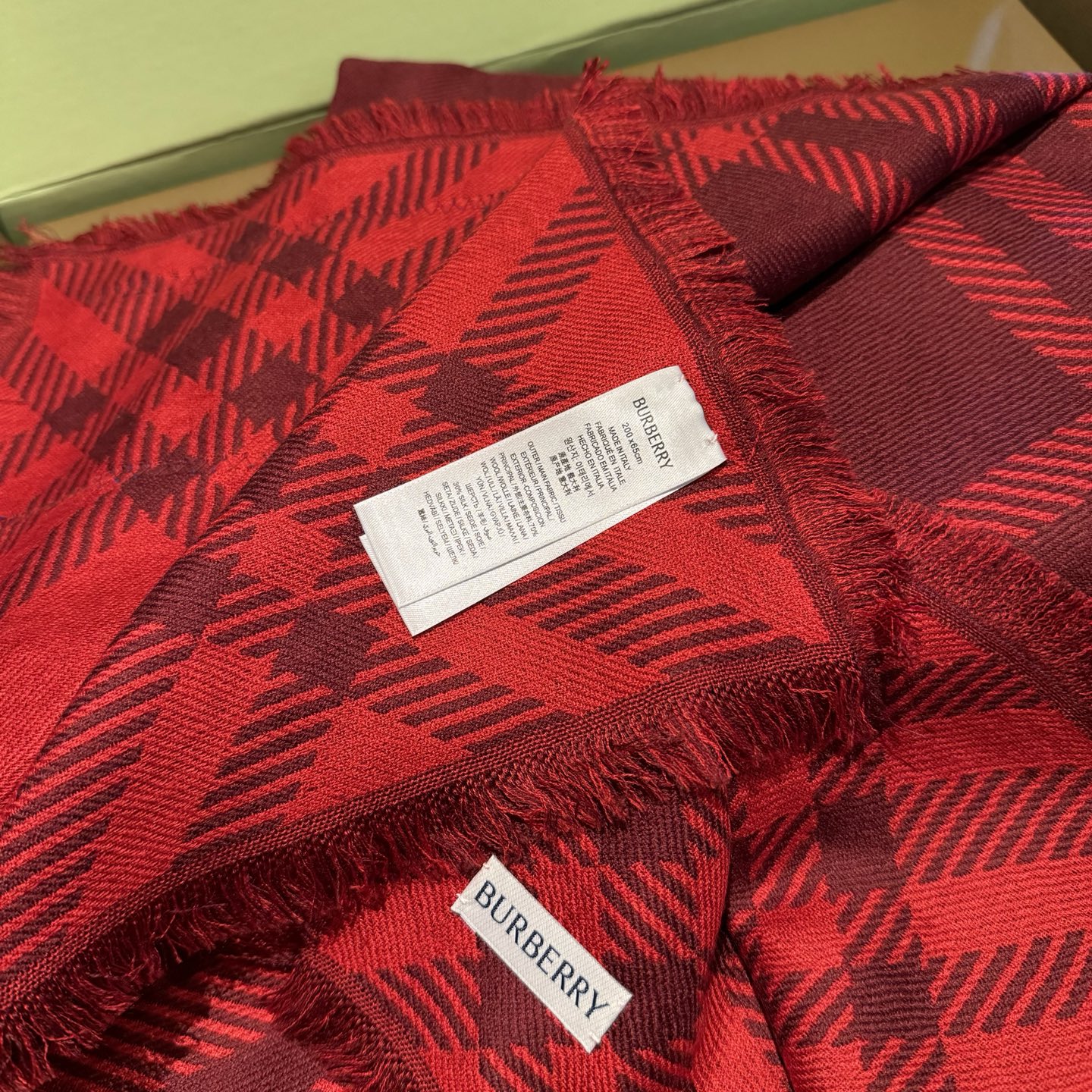 𝐁𝐔𝐑𝐁𝐄𝐑𝐑𝐘 • 𝟐𝟓ꫛꫀꪝ《骑士格纹长巾》张婧仪同款，原单品质！Size：200x65cm 70%