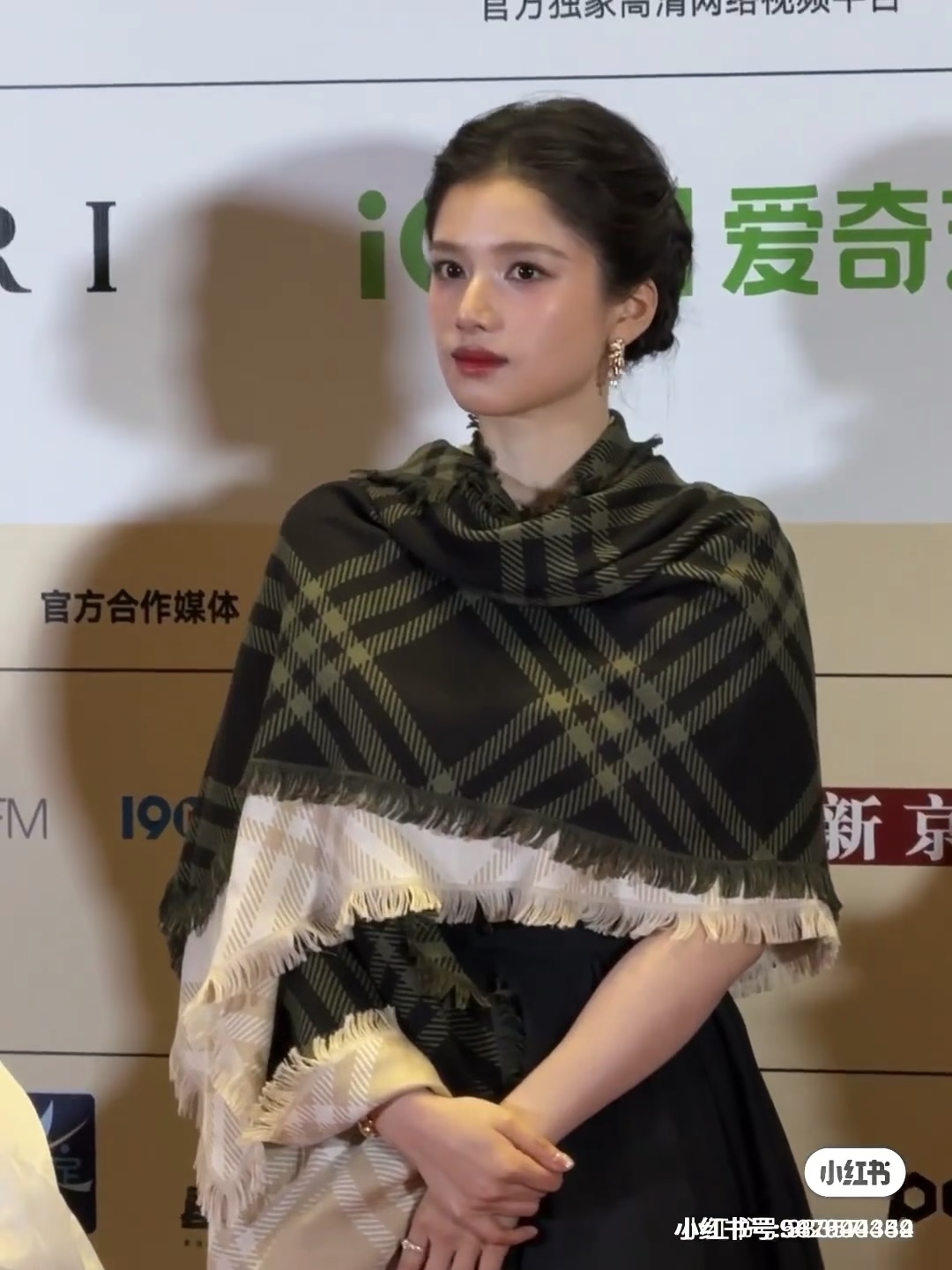 𝐁𝐔𝐑𝐁𝐄𝐑𝐑𝐘 • 𝟐𝟓ꫛꫀꪝ《骑士格纹长巾》张婧仪同款，原单品质！Size：200x65cm 70%