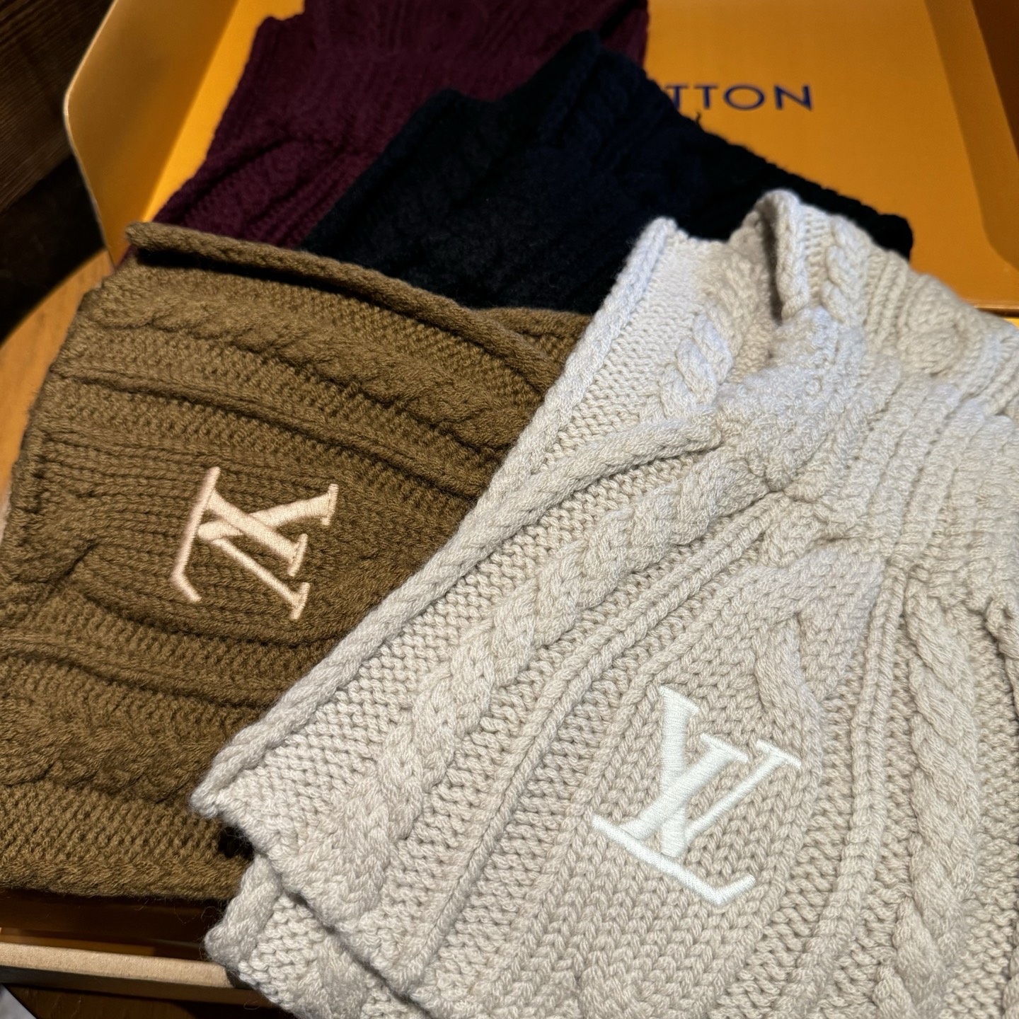 L永不冻结围脖 135*20cm 100%羊毛 Never Freeze 围巾选用柔暖羊毛 升华冬日格调