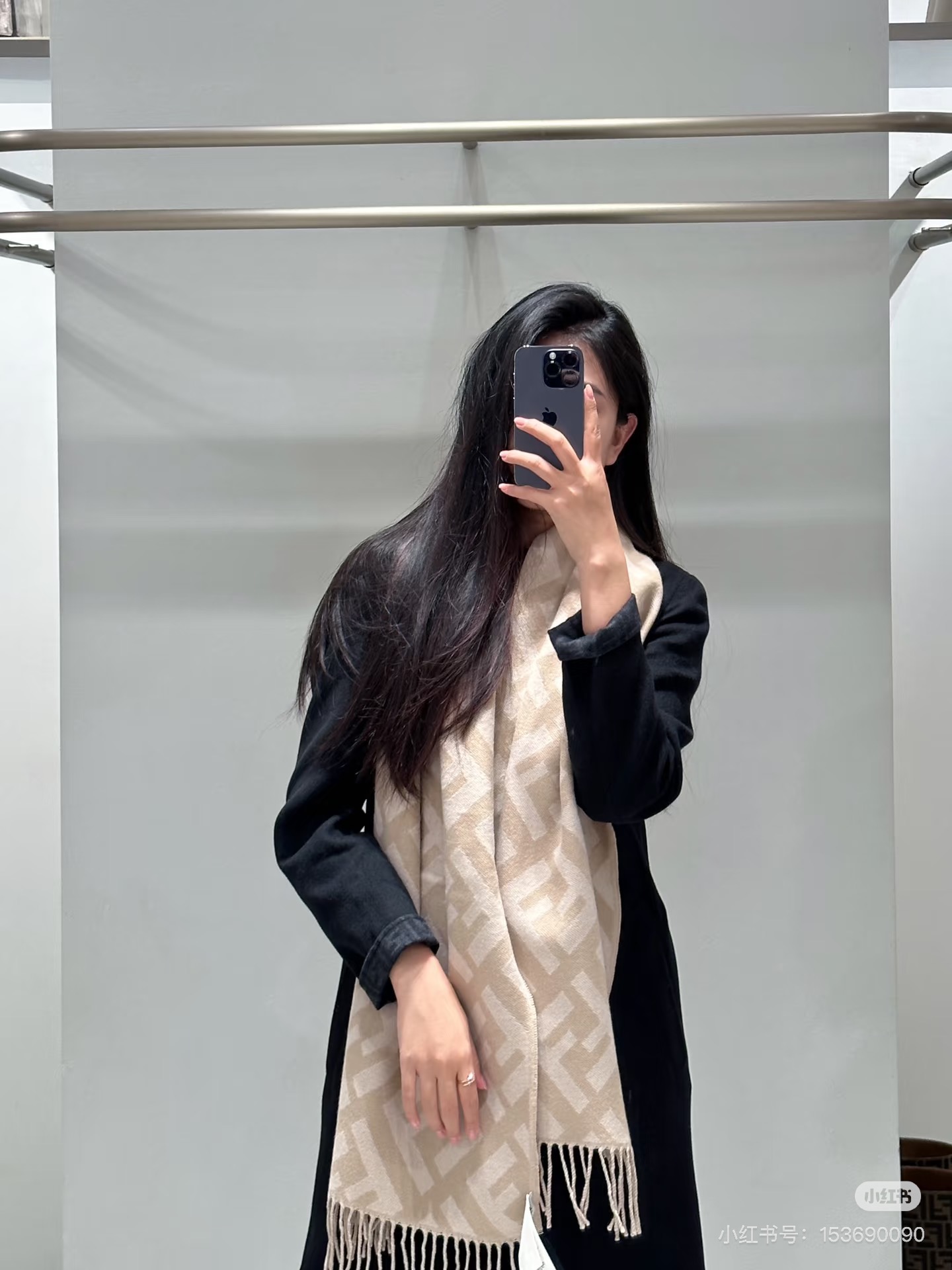 Fendi 免代购 混绒版本 ‼ Fendi今年最火的围巾 全世界都在抢的老花FF字母款 主打的限量大 ‼ 也是有钱也很难买到的好玩意儿‼ 正儿八经的好东西