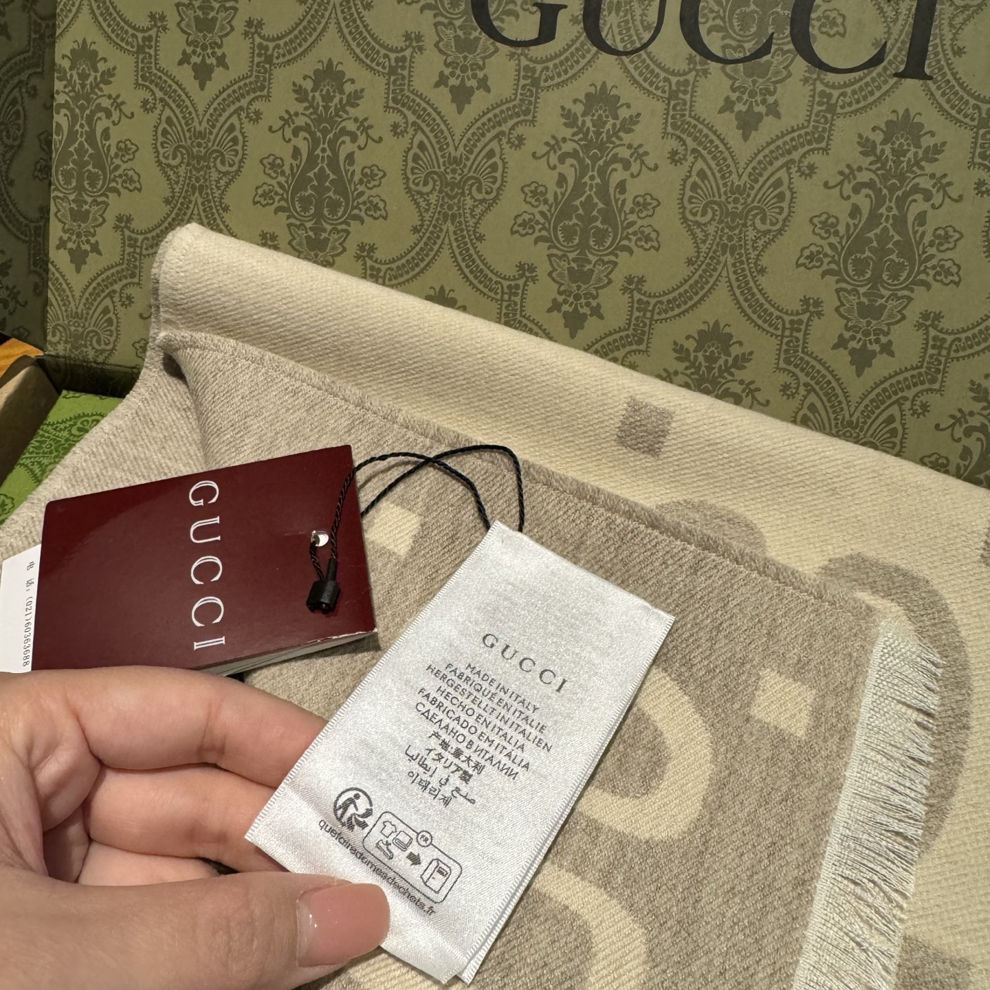 古奇重磅推荐❗️细节GG标识作为Gucci颇具代表性的传统精髓，始终与系列密不可分，以饱含新意的现代方式