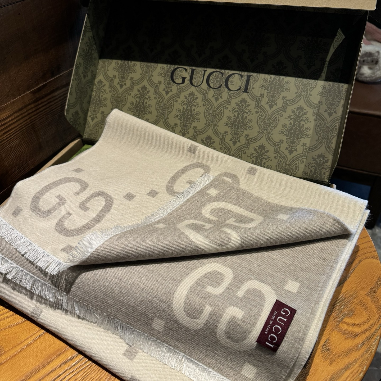 古奇重磅推荐❗️细节GG标识作为Gucci颇具代表性的传统精髓，始终与系列密不可分，以饱含新意的现代方式