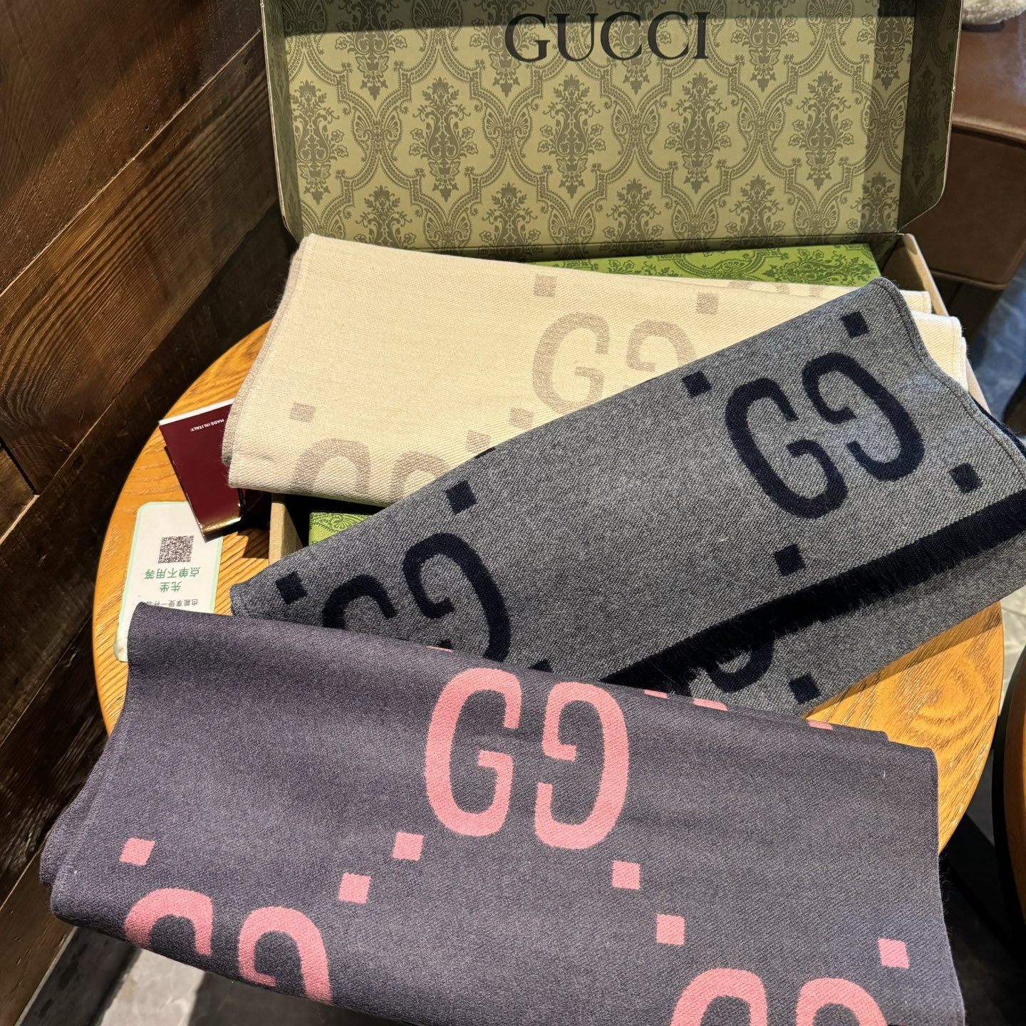 古奇重磅推荐❗️细节GG标识作为Gucci颇具代表性的传统精髓，始终与系列密不可分，以饱含新意的现代方式