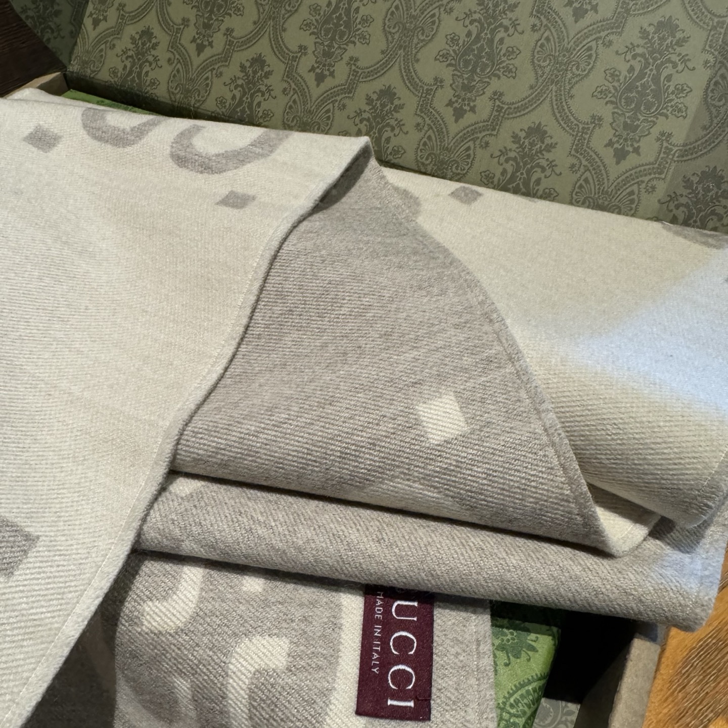 古奇重磅推荐❗️细节GG标识作为Gucci颇具代表性的传统精髓，始终与系列密不可分，以饱含新意的现代方式