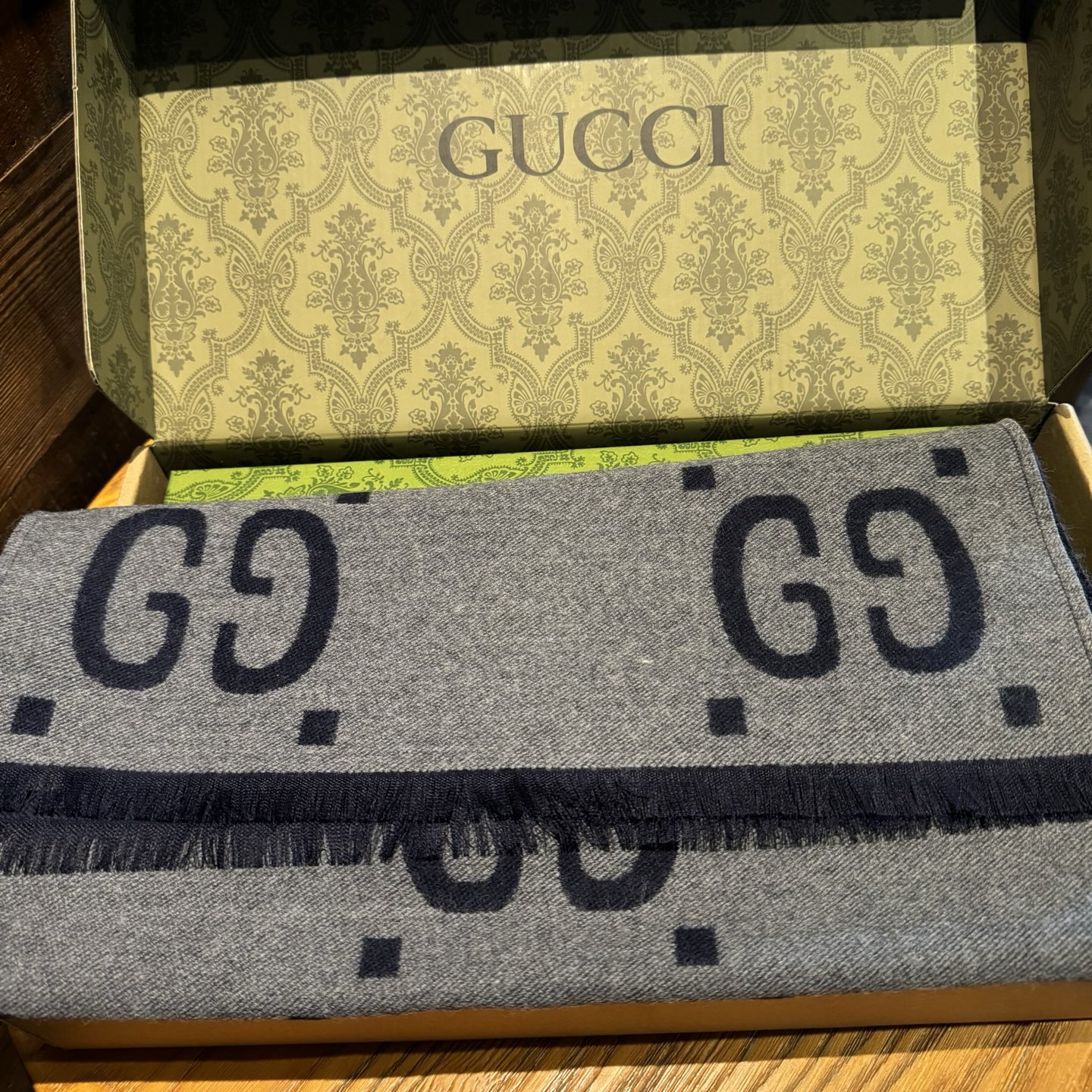 古奇重磅推荐❗️细节GG标识作为Gucci颇具代表性的传统精髓，始终与系列密不可分，以饱含新意的现代方式