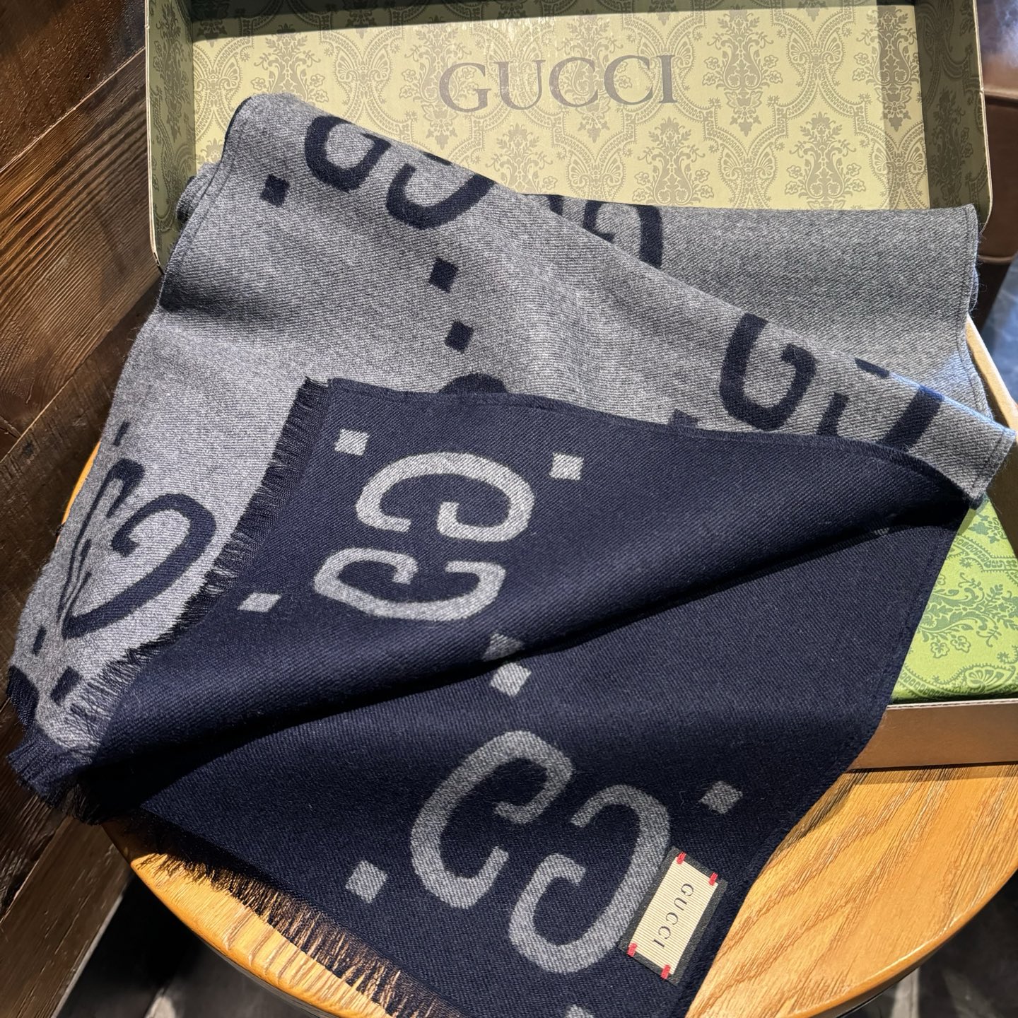 古奇重磅推荐❗️细节GG标识作为Gucci颇具代表性的传统精髓，始终与系列密不可分，以饱含新意的现代方式