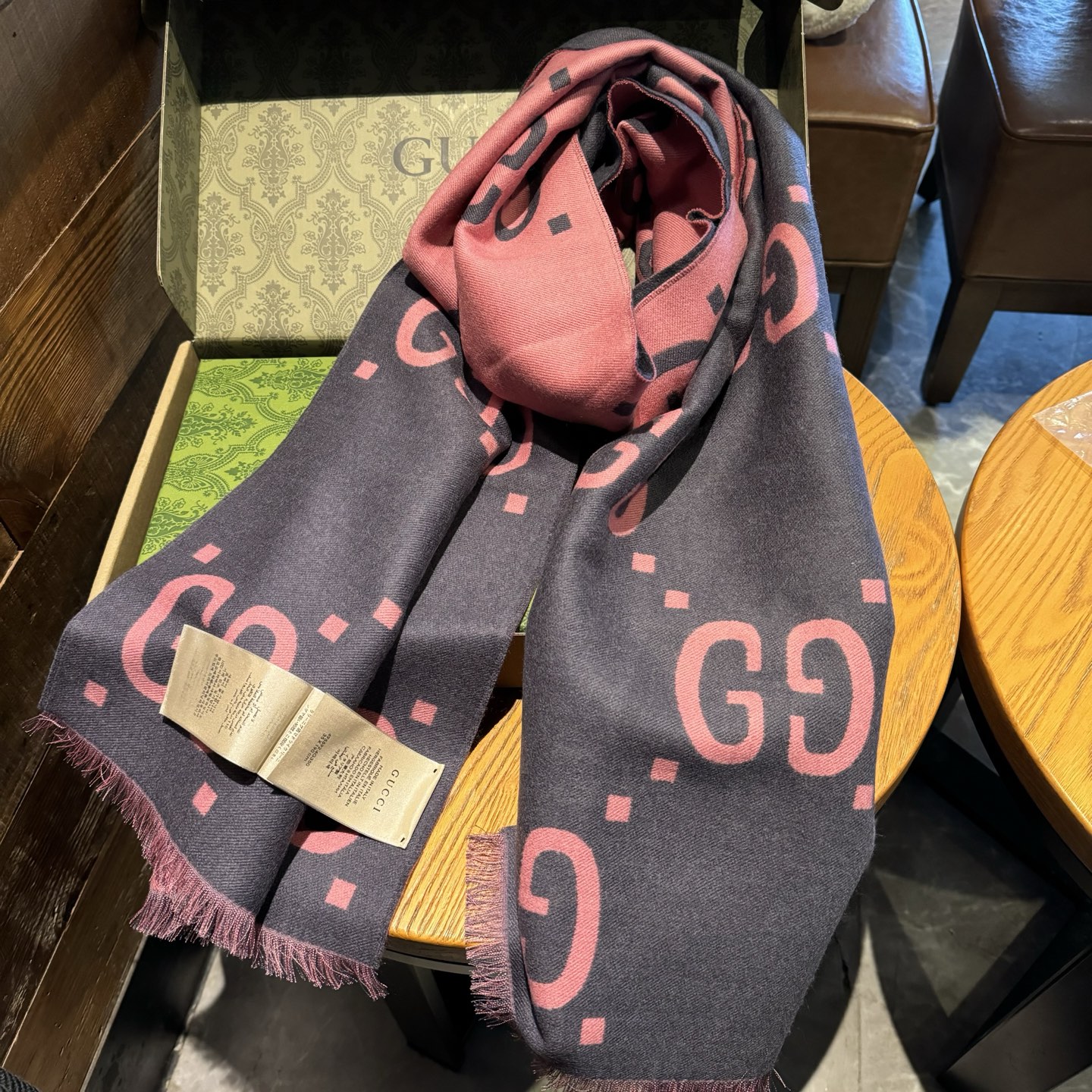 古奇重磅推荐❗️细节GG标识作为Gucci颇具代表性的传统精髓，始终与系列密不可分，以饱含新意的现代方式