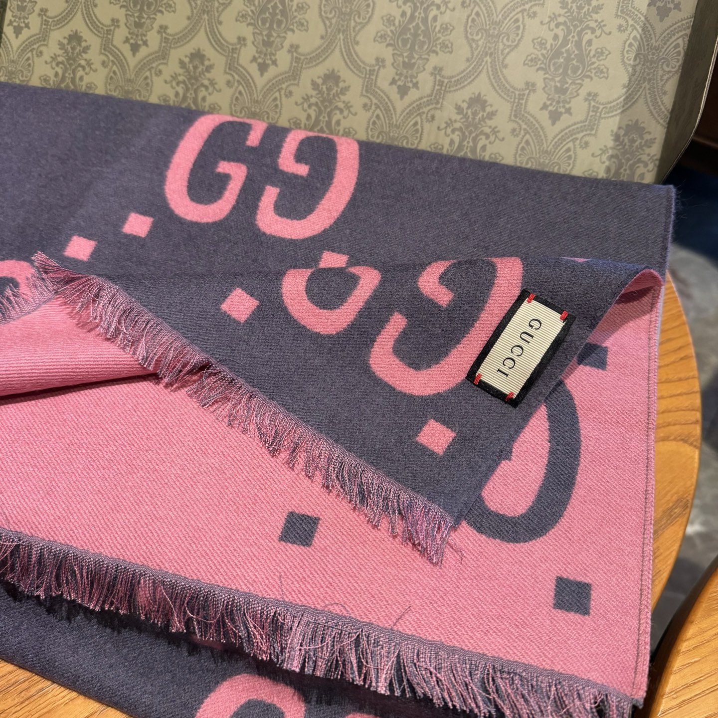 古奇重磅推荐❗️细节GG标识作为Gucci颇具代表性的传统精髓，始终与系列密不可分，以饱含新意的现代方式