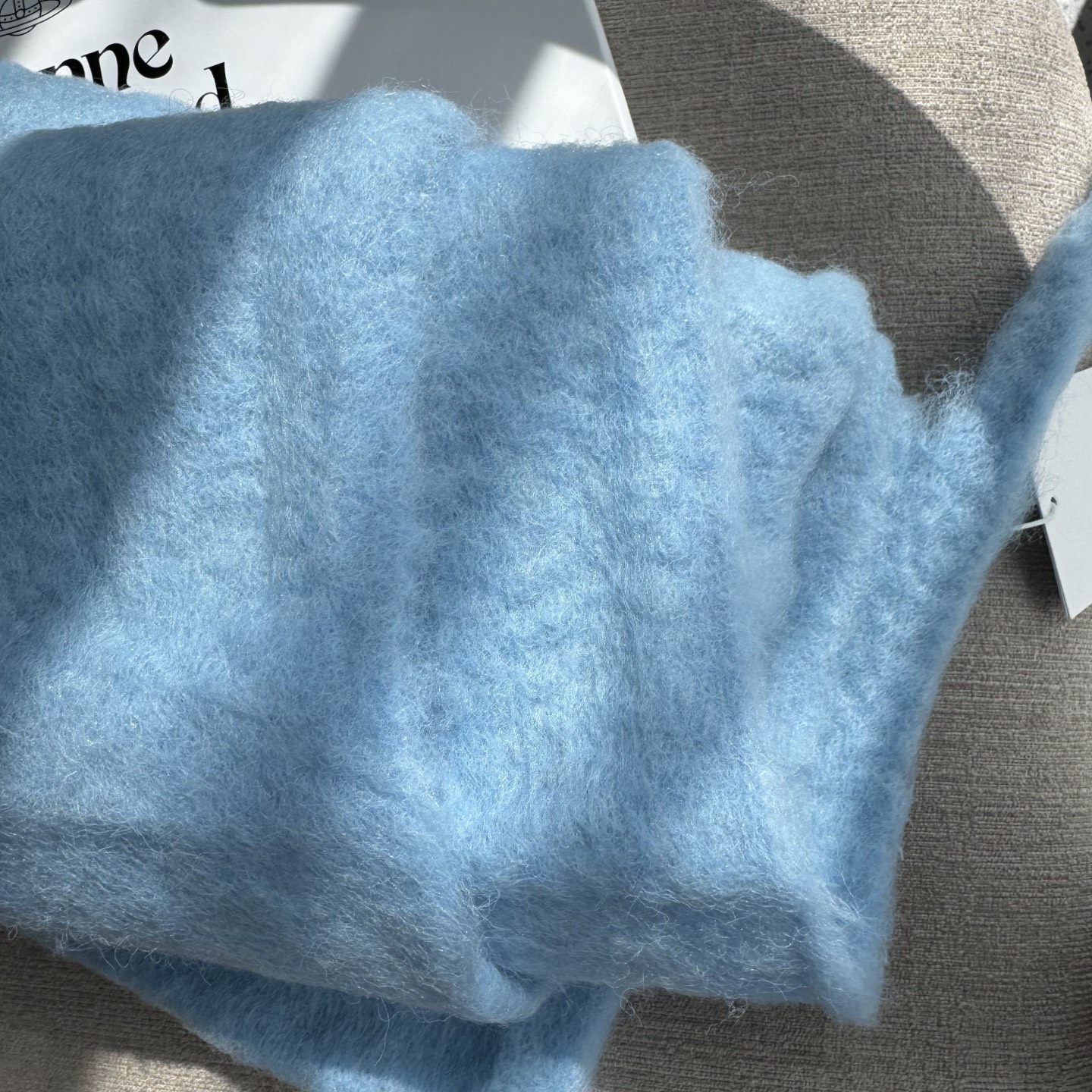 2025小红书最新走火爆款 COS品牌 🪐✨经典大土星马海毛围巾🧣英国时装设计师，时装的朋克之母！时尚潮