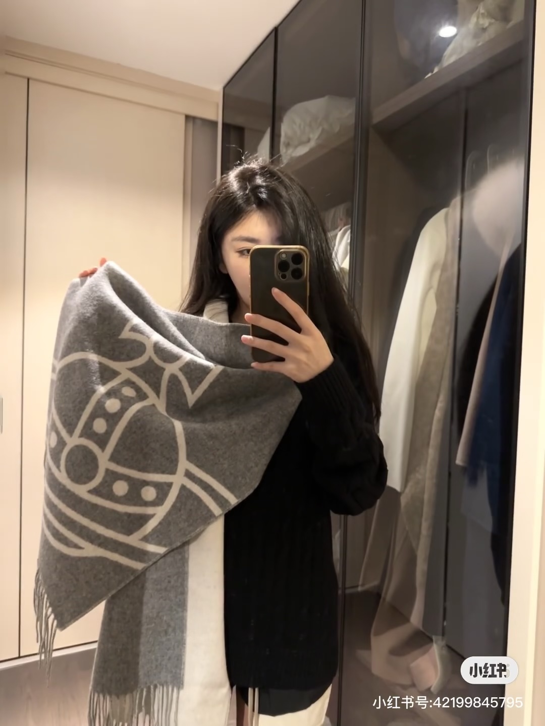 💟高品质到货！ 西太后超美新款双面围巾！超级推荐入手！质感好货！据说超难买哦！！做工非常精致，很有分量，