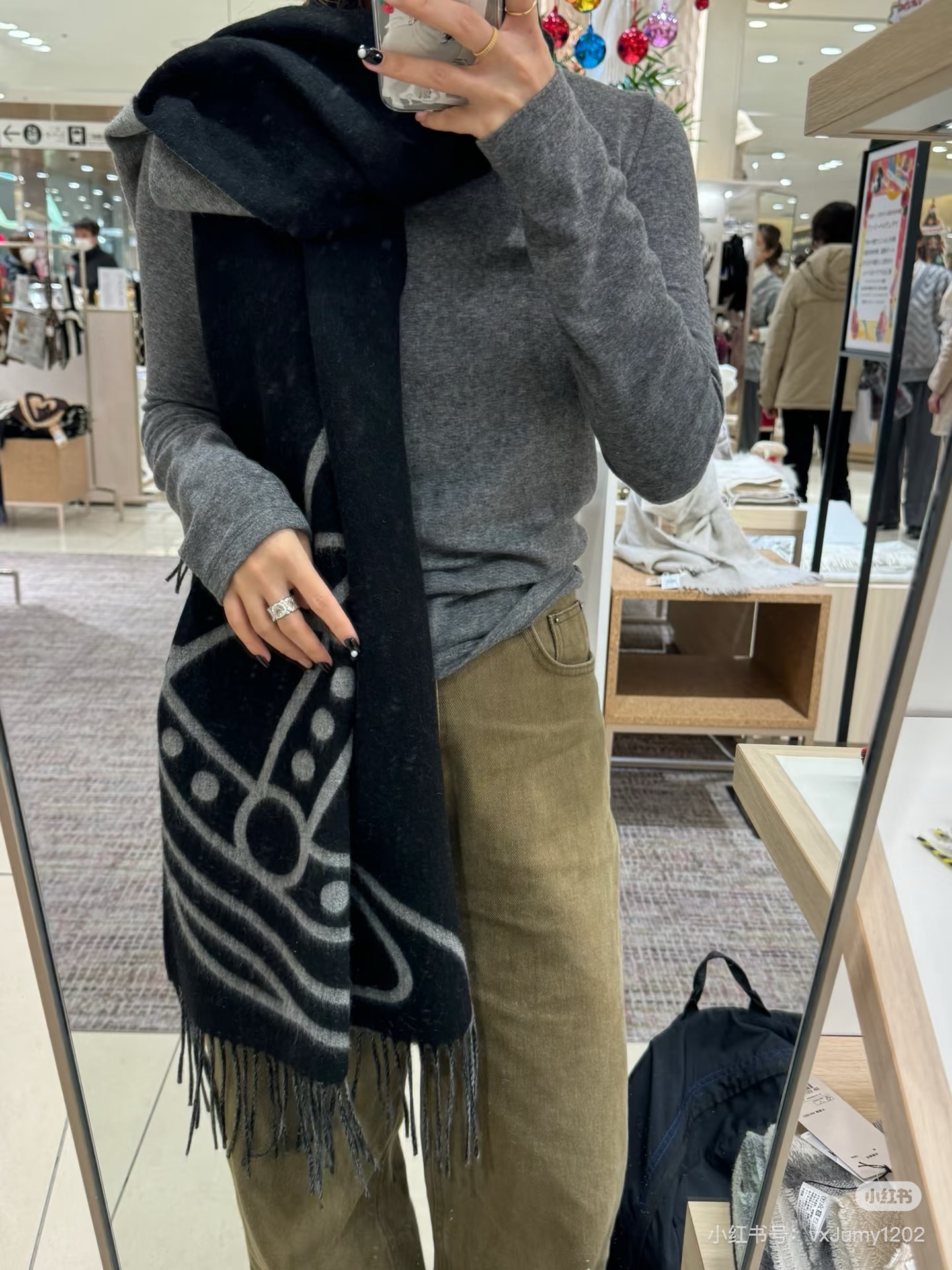 💟高品质到货！ 西太后超美新款双面围巾！超级推荐入手！质感好货！据说超难买哦！！做工非常精致，很有分量，