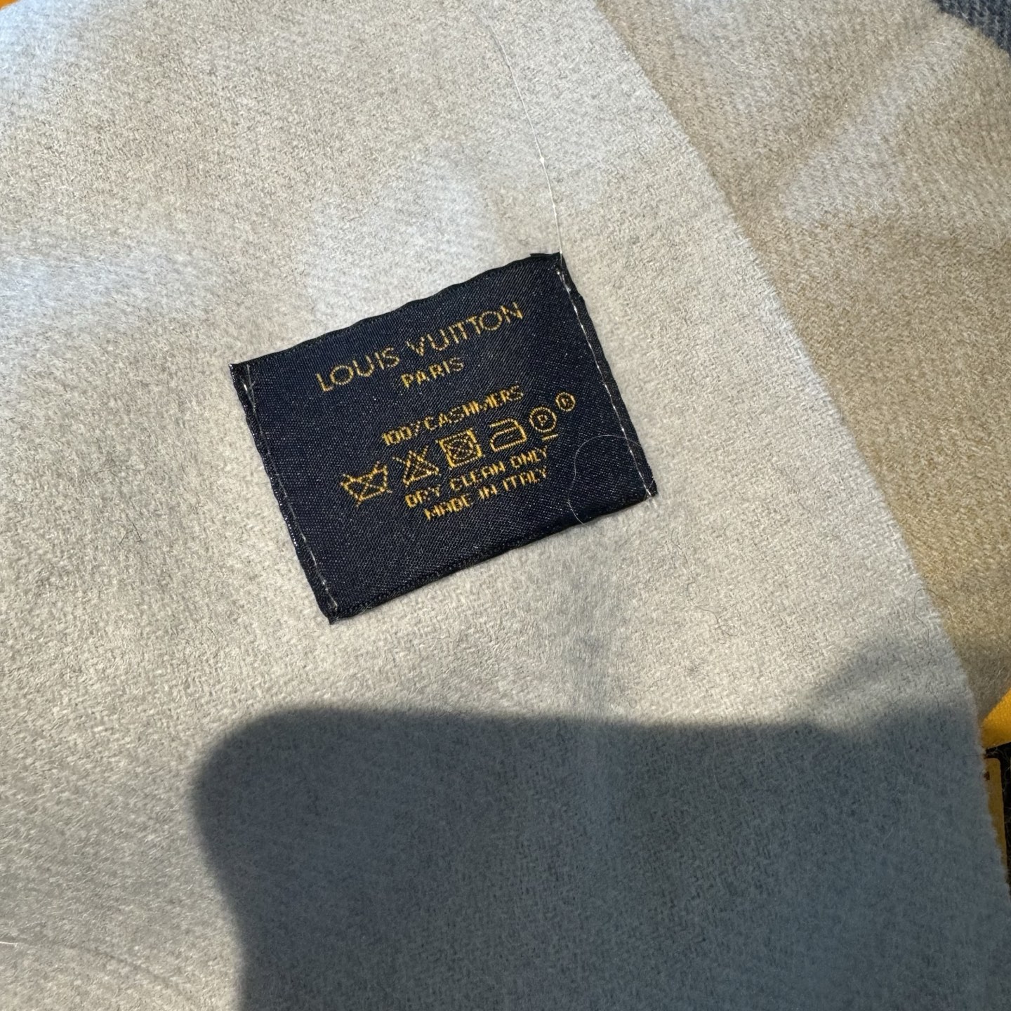 驴家专柜同步【双面渐变】渐变提花经典设计完美，若隐若现的lv标志，强烈推荐手慢无‼️【2021新色 质地