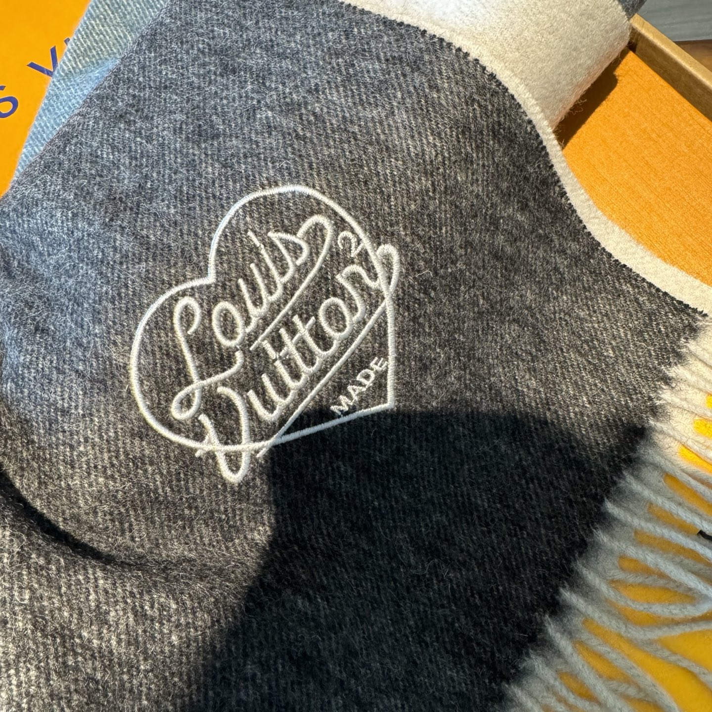 驴家专柜同步【双面渐变】渐变提花经典设计完美，若隐若现的lv标志，强烈推荐手慢无‼️【2021新色 质地