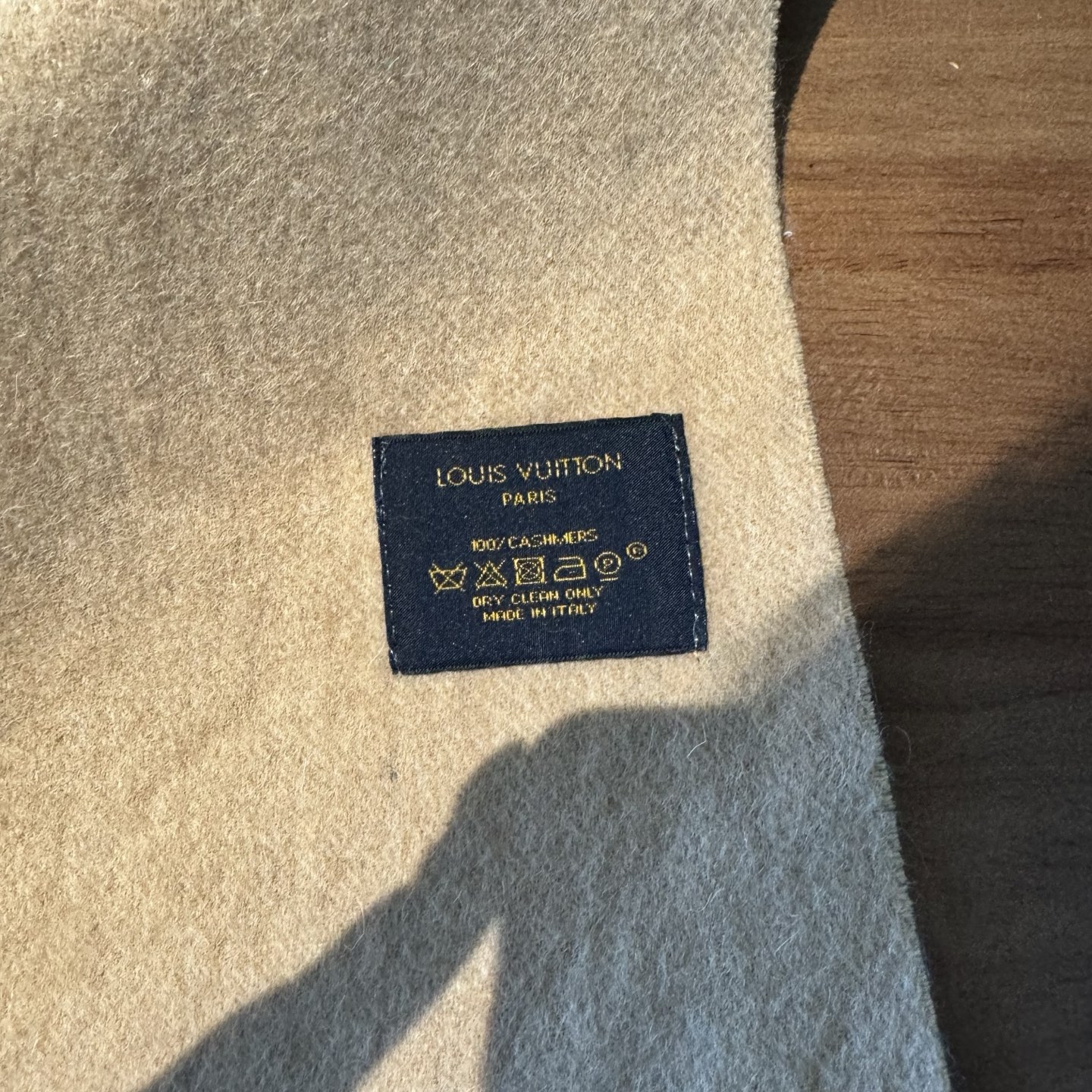 驴家专柜同步【双面渐变】渐变提花经典设计完美，若隐若现的lv标志，强烈推荐手慢无‼️【2021新色 质地