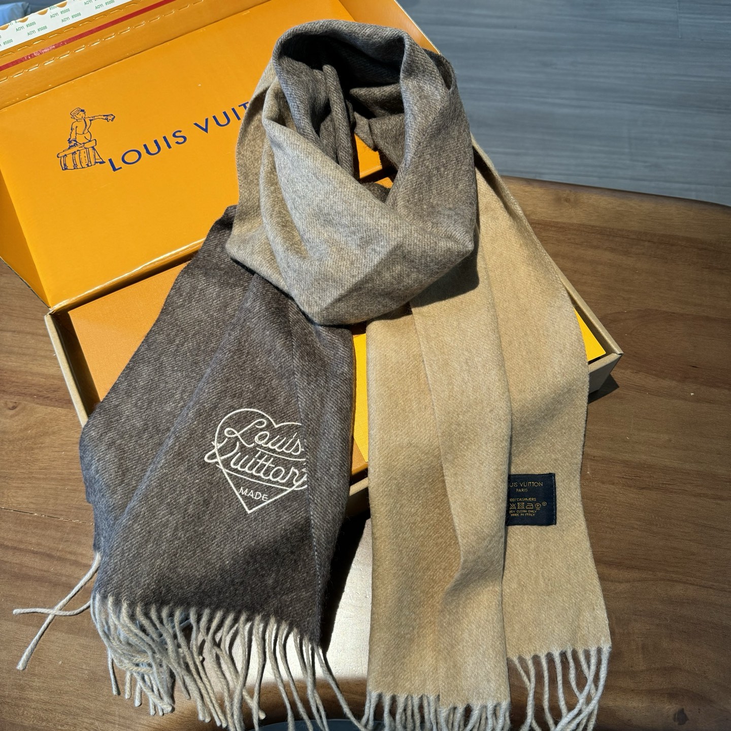 驴家专柜同步【双面渐变】渐变提花经典设计完美，若隐若现的lv标志，强烈推荐手慢无‼️【2021新色 质地