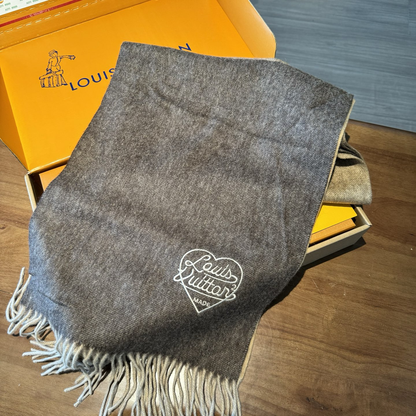 驴家专柜同步【双面渐变】渐变提花经典设计完美，若隐若现的lv标志，强烈推荐手慢无‼️【2021新色 质地