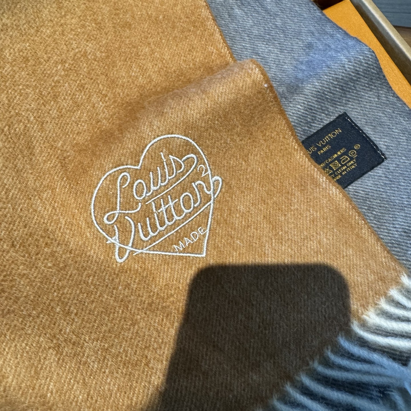 驴家专柜同步【双面渐变】渐变提花经典设计完美，若隐若现的lv标志，强烈推荐手慢无‼️【2021新色 质地