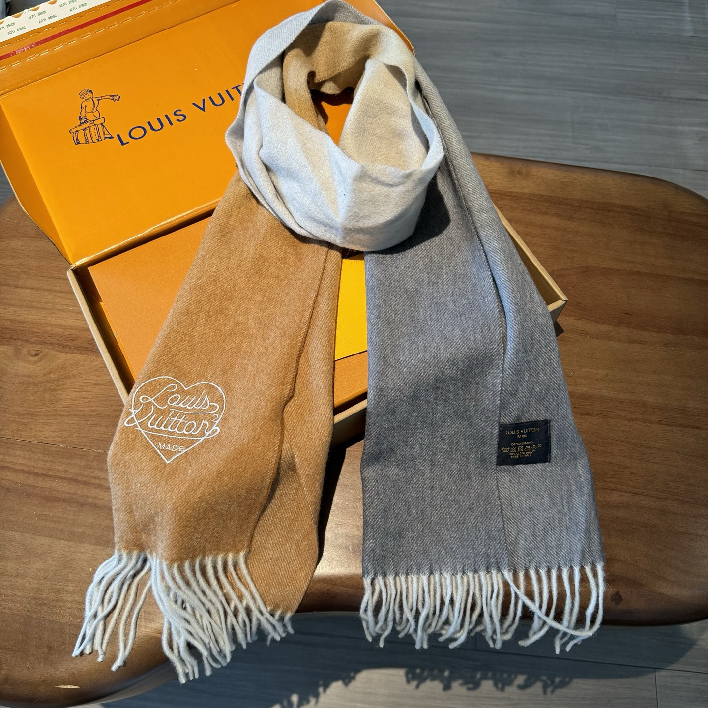 驴家专柜同步【双面渐变】渐变提花经典设计完美，若隐若现的lv标志，强烈推荐手慢无‼️【2021新色 质地