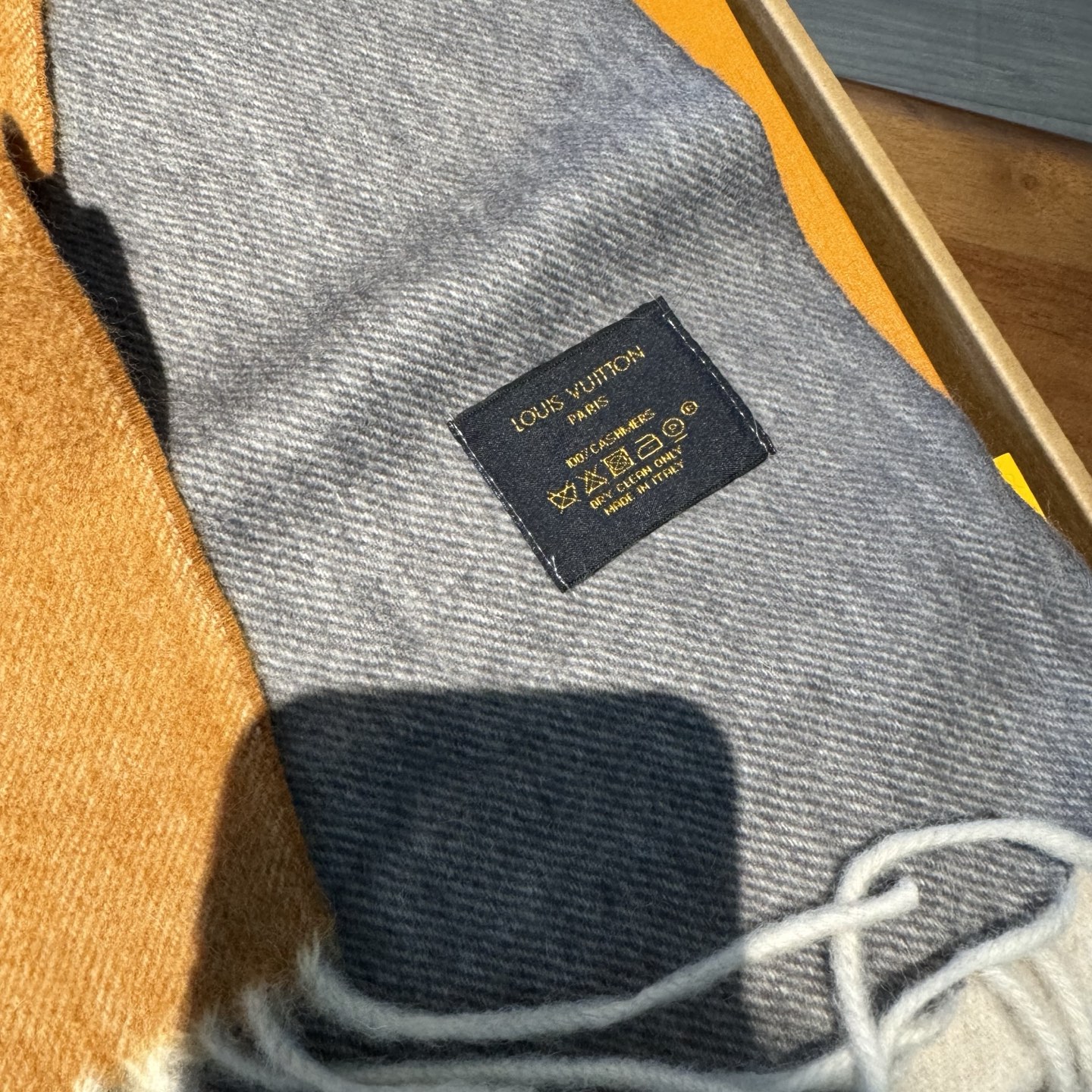 驴家专柜同步【双面渐变】渐变提花经典设计完美，若隐若现的lv标志，强烈推荐手慢无‼️【2021新色 质地