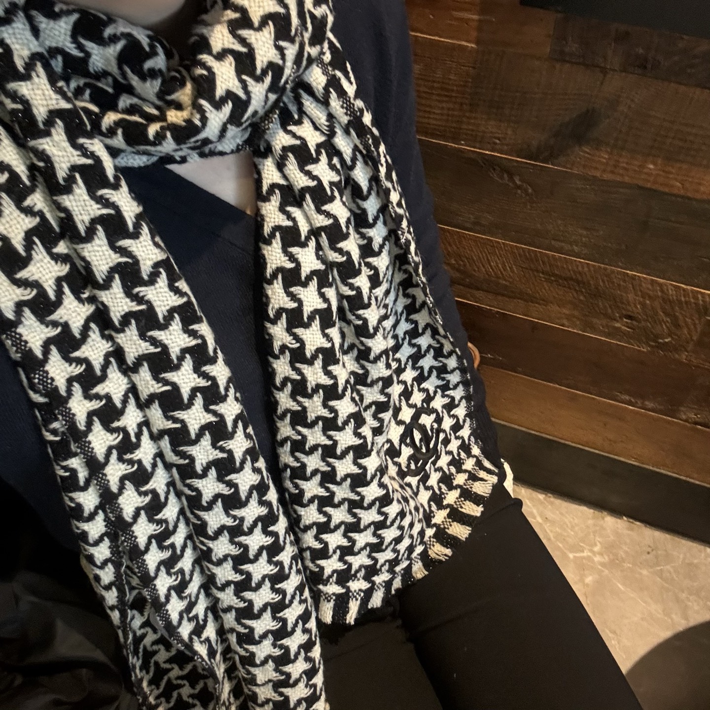 💞✨Chanel 千鸟格刺绣围巾披肩时尚奢华品质上乘✨客供合资订纺的羊绒纱线，超级难得一见的❗️送人自用