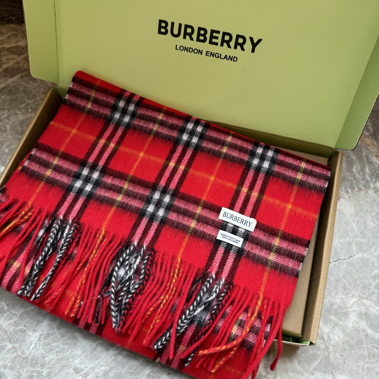 Burberry Burberry圣诞款羊绒版本金婧 张婧仪 周洁琼同款围巾新年福利苏格兰大红格围巾