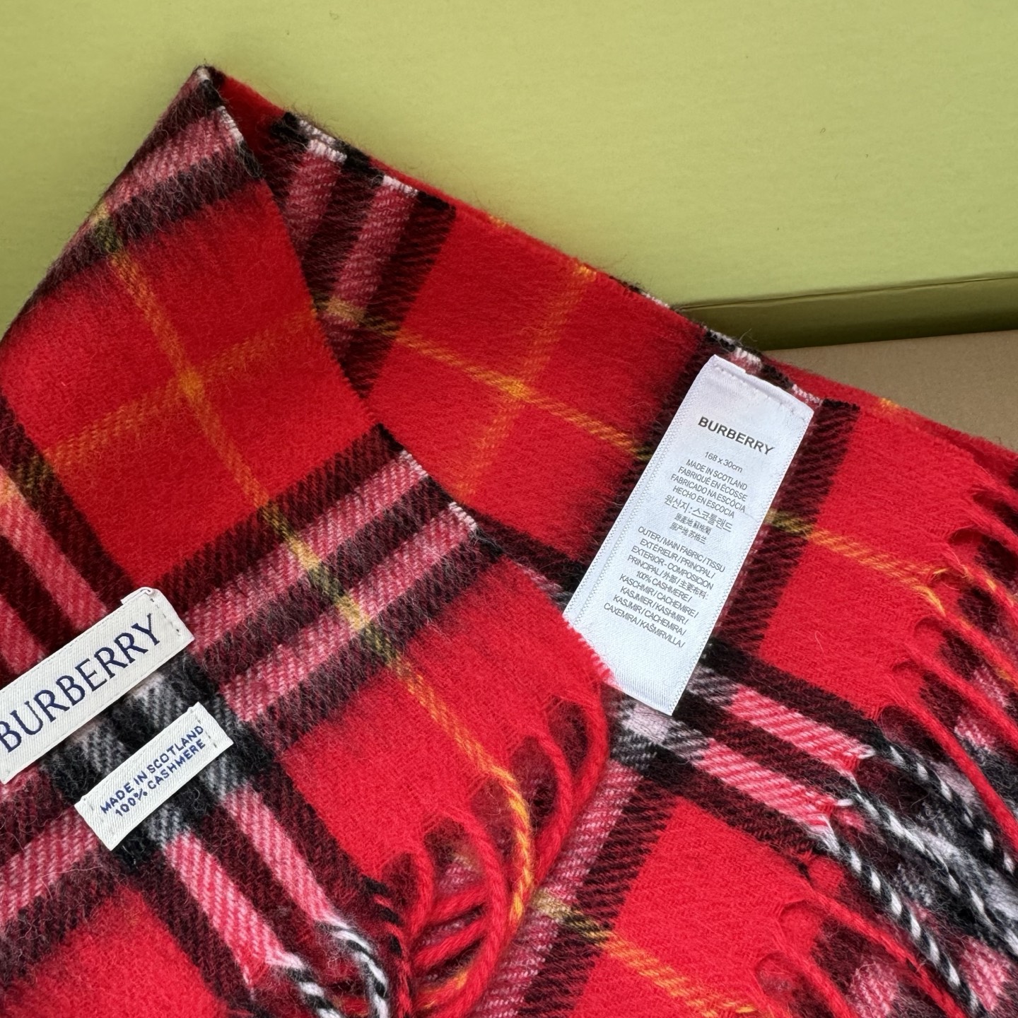 Burberry Burberry圣诞款羊绒版本金婧 张婧仪 周洁琼同款围巾新年福利苏格兰大红格围巾