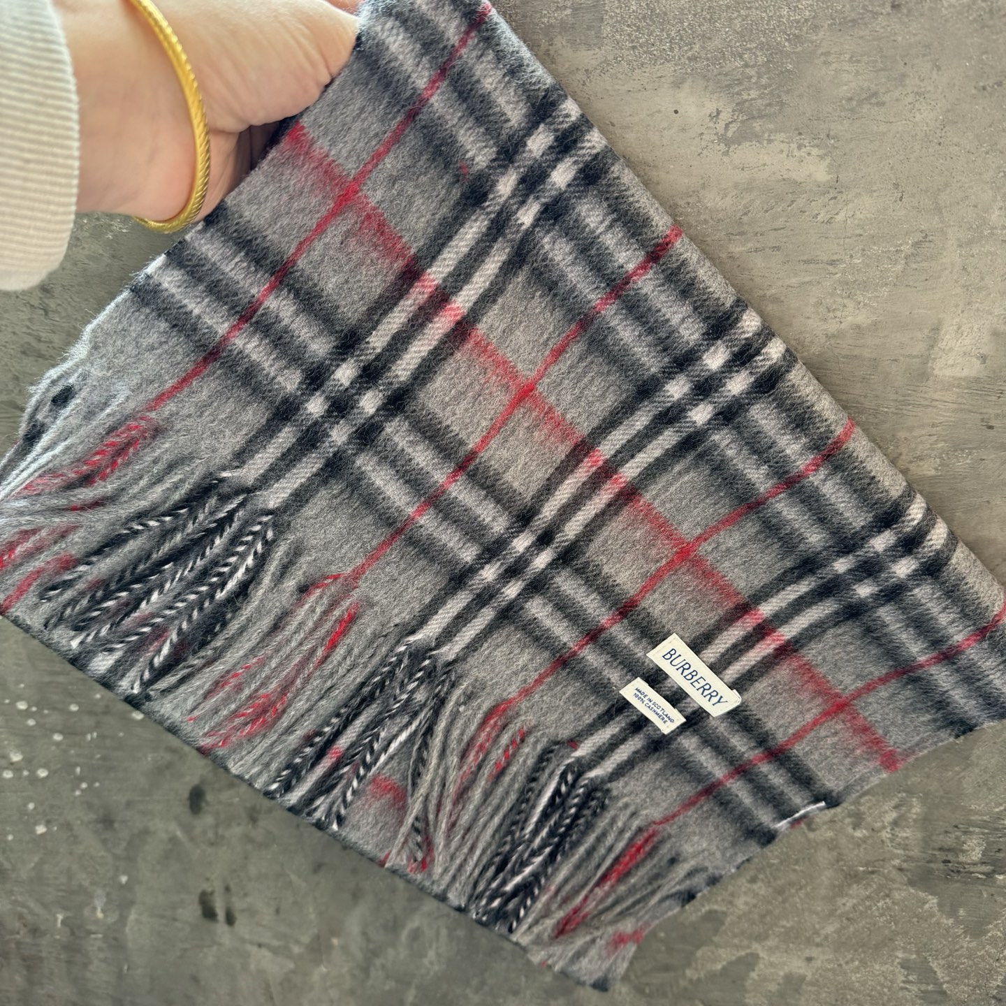 Burberry Burberry圣诞款羊绒版本金婧 张婧仪 周洁琼同款围巾新年福利苏格兰大红格围巾