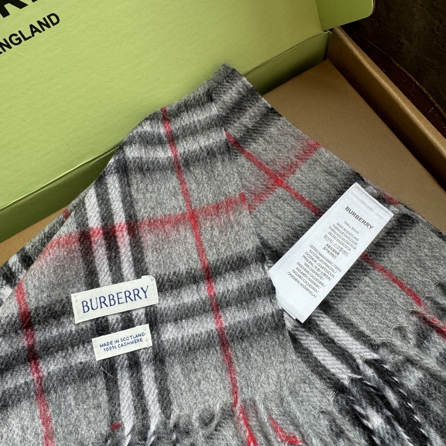 Burberry Burberry圣诞款羊绒版本金婧 张婧仪 周洁琼同款围巾新年福利苏格兰大红格围巾