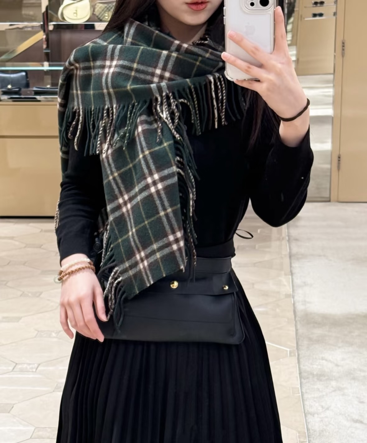 ✨✨【B家蜈蚣巾】金靖同款新品到货！采用内蒙古顶级羊绒毛，最新款男女通用情侣款👫重磅推荐💥 经典的格子，