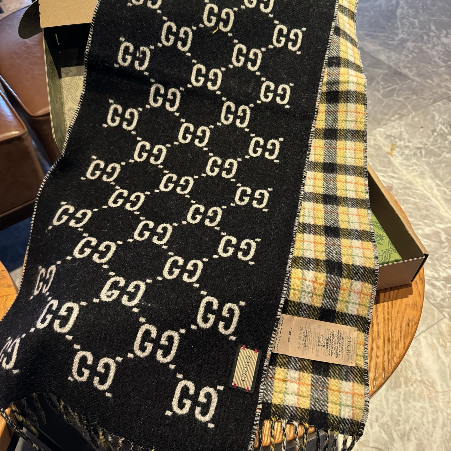 Gucci · 古奇经典羊绒围巾❗来个硬货.麻溜的安排上.纯正出口❗原订单已经交货一批，其中一批刚过海关