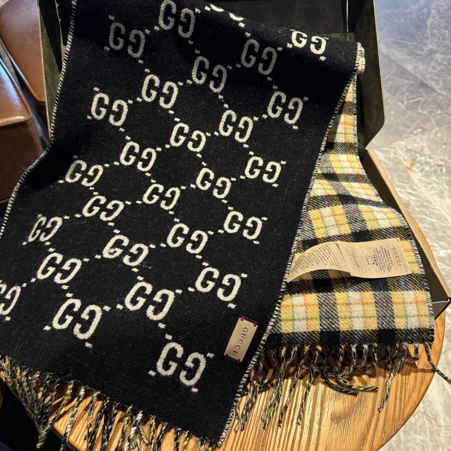 Gucci · 古奇经典羊绒围巾❗来个硬货.麻溜的安排上.纯正出口❗原订单已经交货一批，其中一批刚过海关