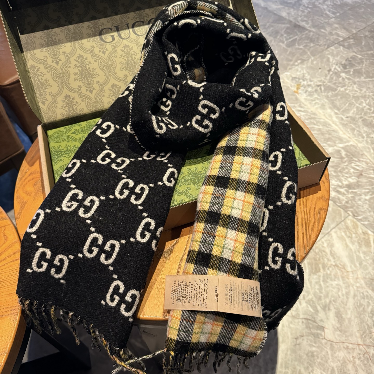 Gucci · 古奇经典羊绒围巾❗来个硬货.麻溜的安排上.纯正出口❗原订单已经交货一批，其中一批刚过海关