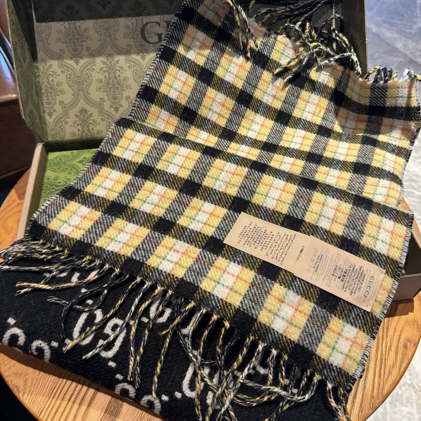 Gucci · 古奇经典羊绒围巾❗来个硬货.麻溜的安排上.纯正出口❗原订单已经交货一批，其中一批刚过海关