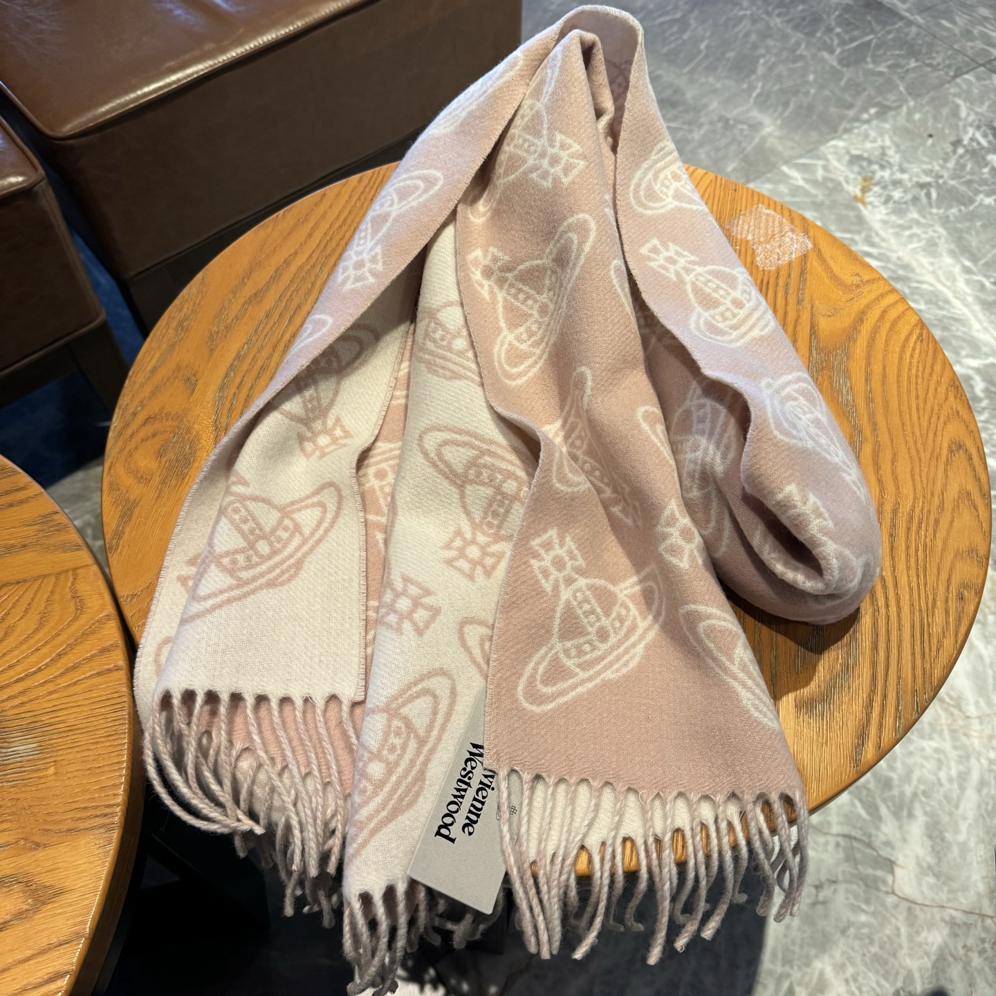 新色到✨✨英国朋克教母“西太后Vivienne Westwood”最爱的土星❗❗从精神上，Vivenne