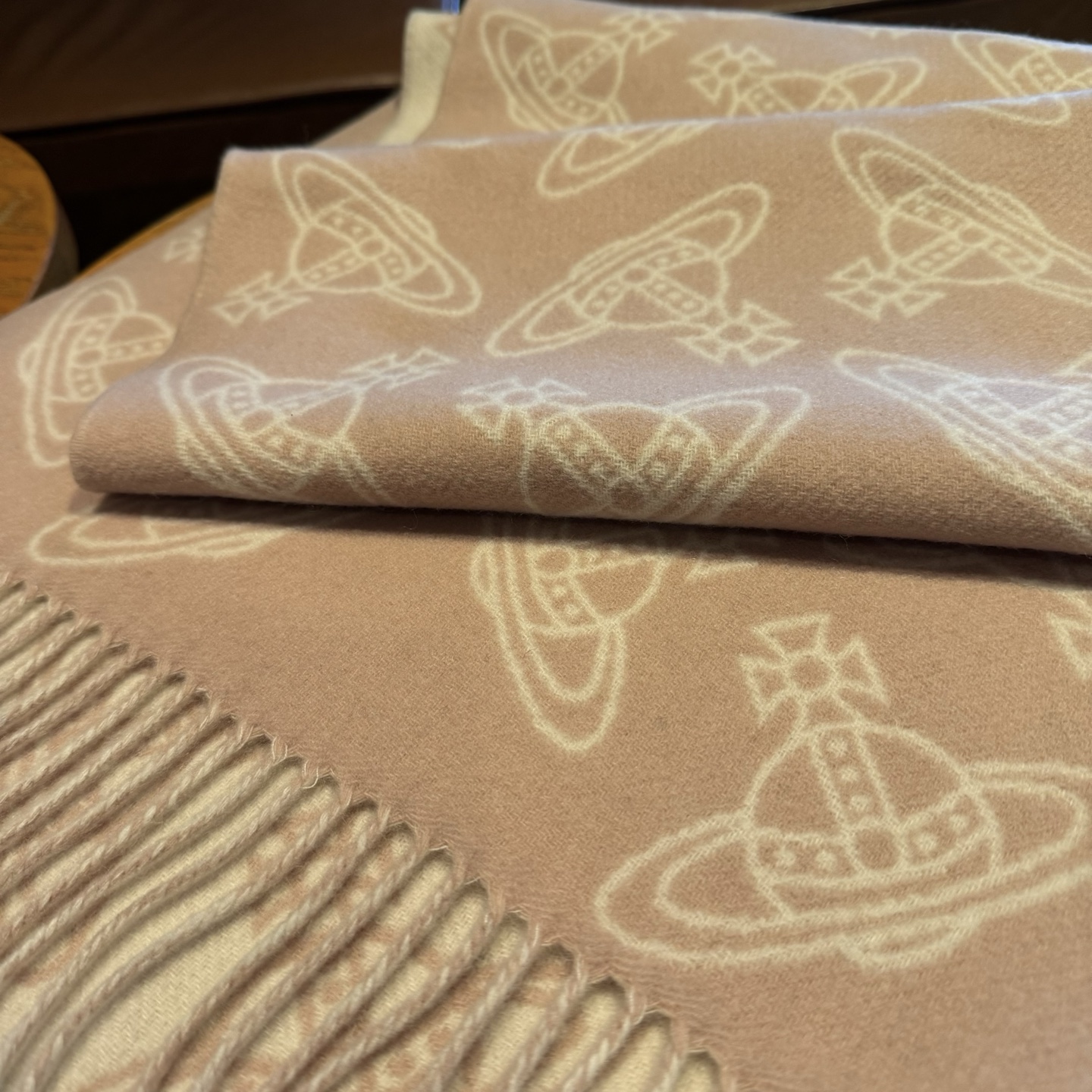 新色到✨✨英国朋克教母“西太后Vivienne Westwood”最爱的土星❗❗从精神上，Vivenne