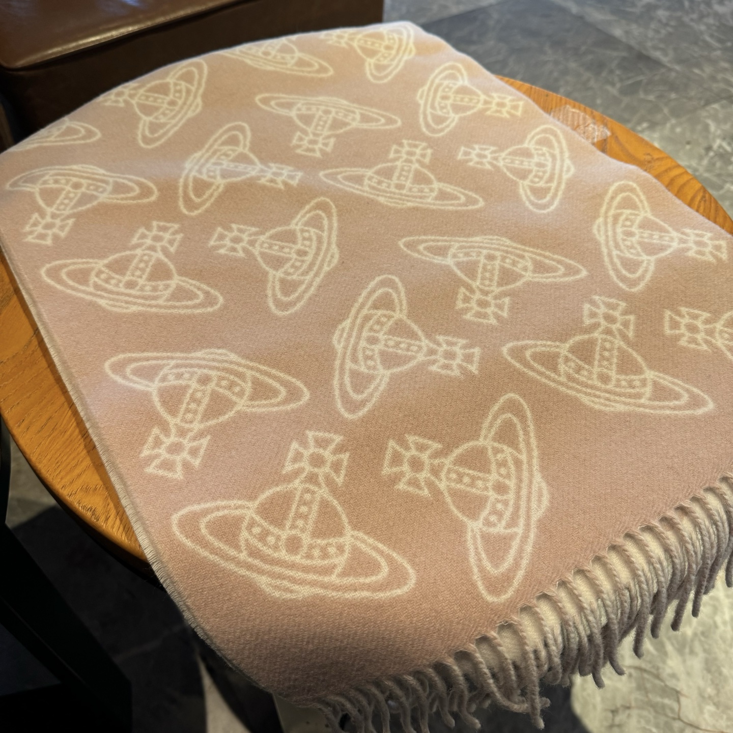 新色到✨✨英国朋克教母“西太后Vivienne Westwood”最爱的土星❗❗从精神上，Vivenne