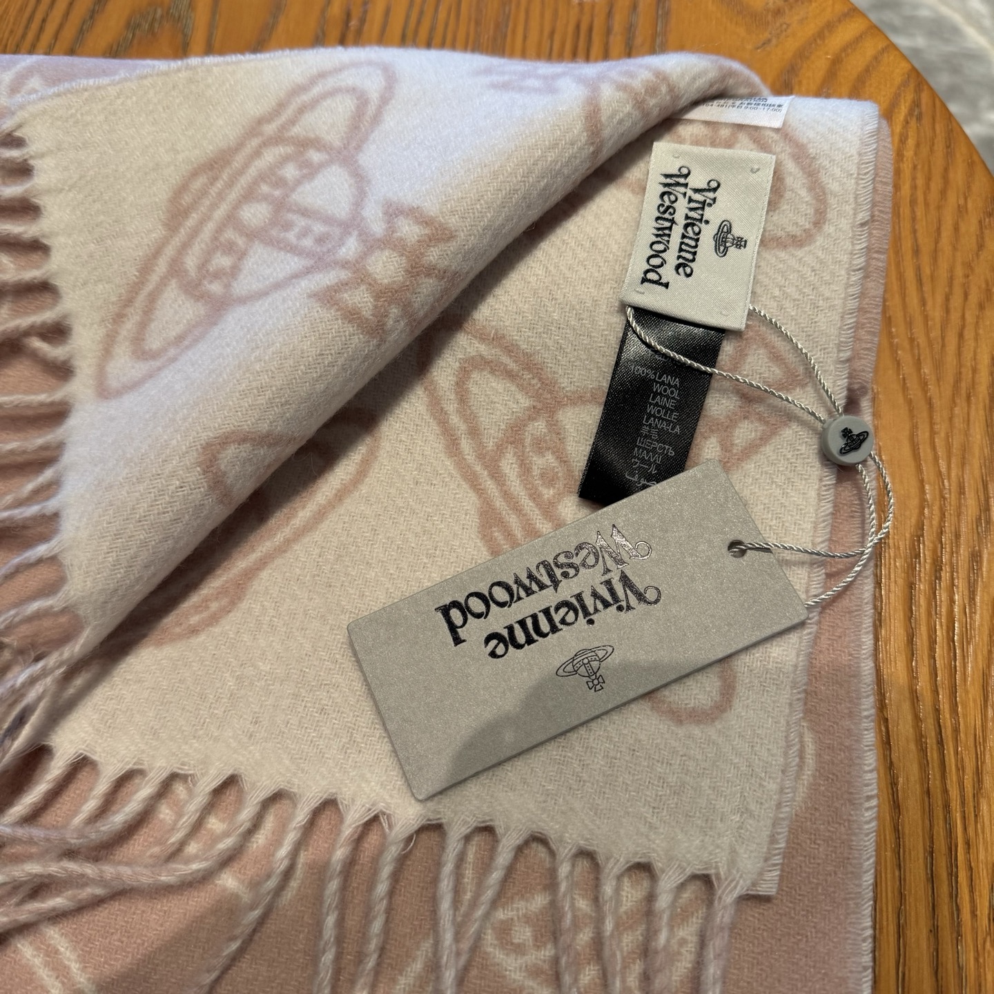 新色到✨✨英国朋克教母“西太后Vivienne Westwood”最爱的土星❗❗从精神上，Vivenne