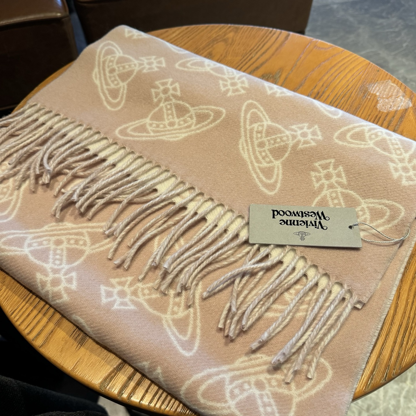 新色到✨✨英国朋克教母“西太后Vivienne Westwood”最爱的土星❗❗从精神上，Vivenne