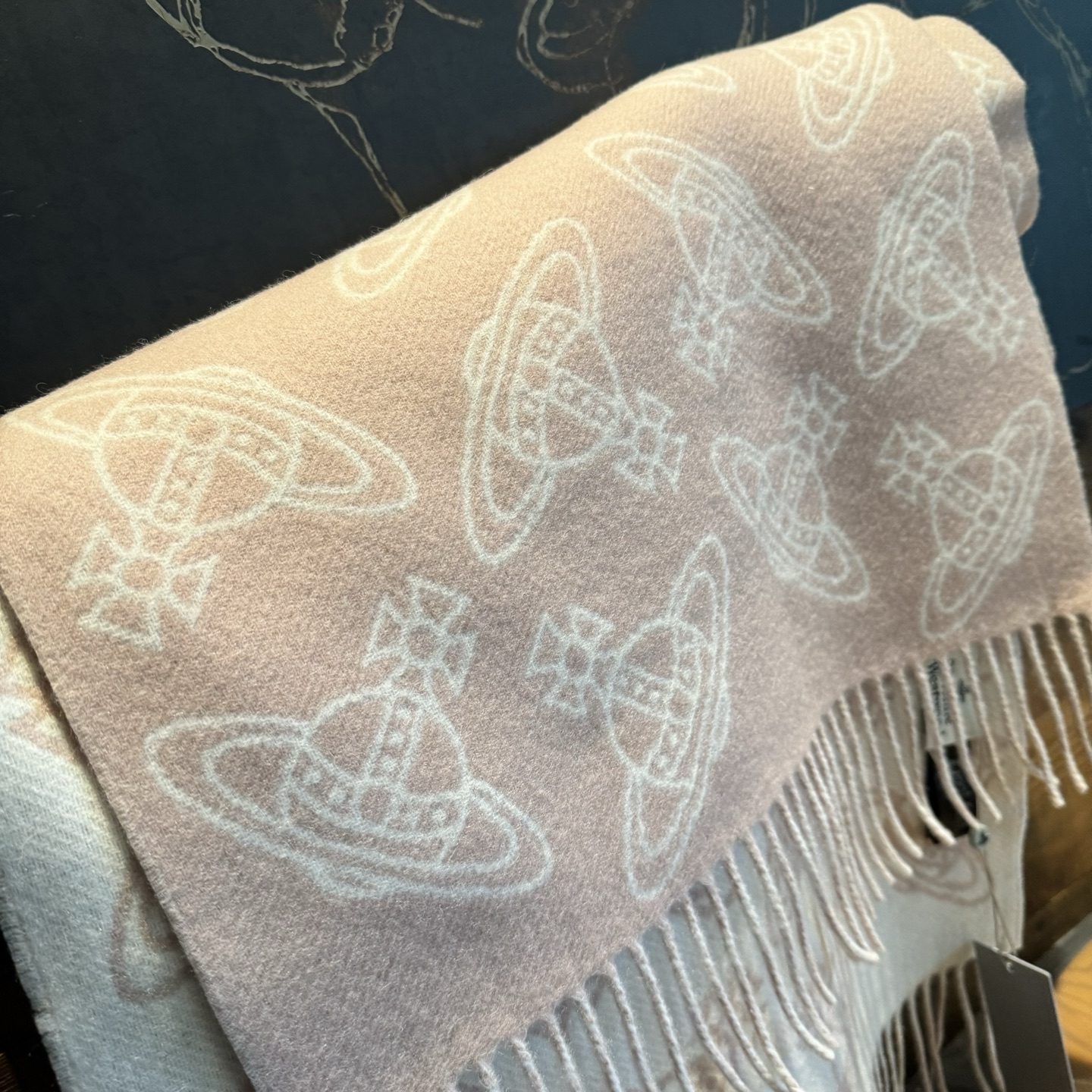 新色到✨✨英国朋克教母“西太后Vivienne Westwood”最爱的土星❗❗从精神上，Vivenne