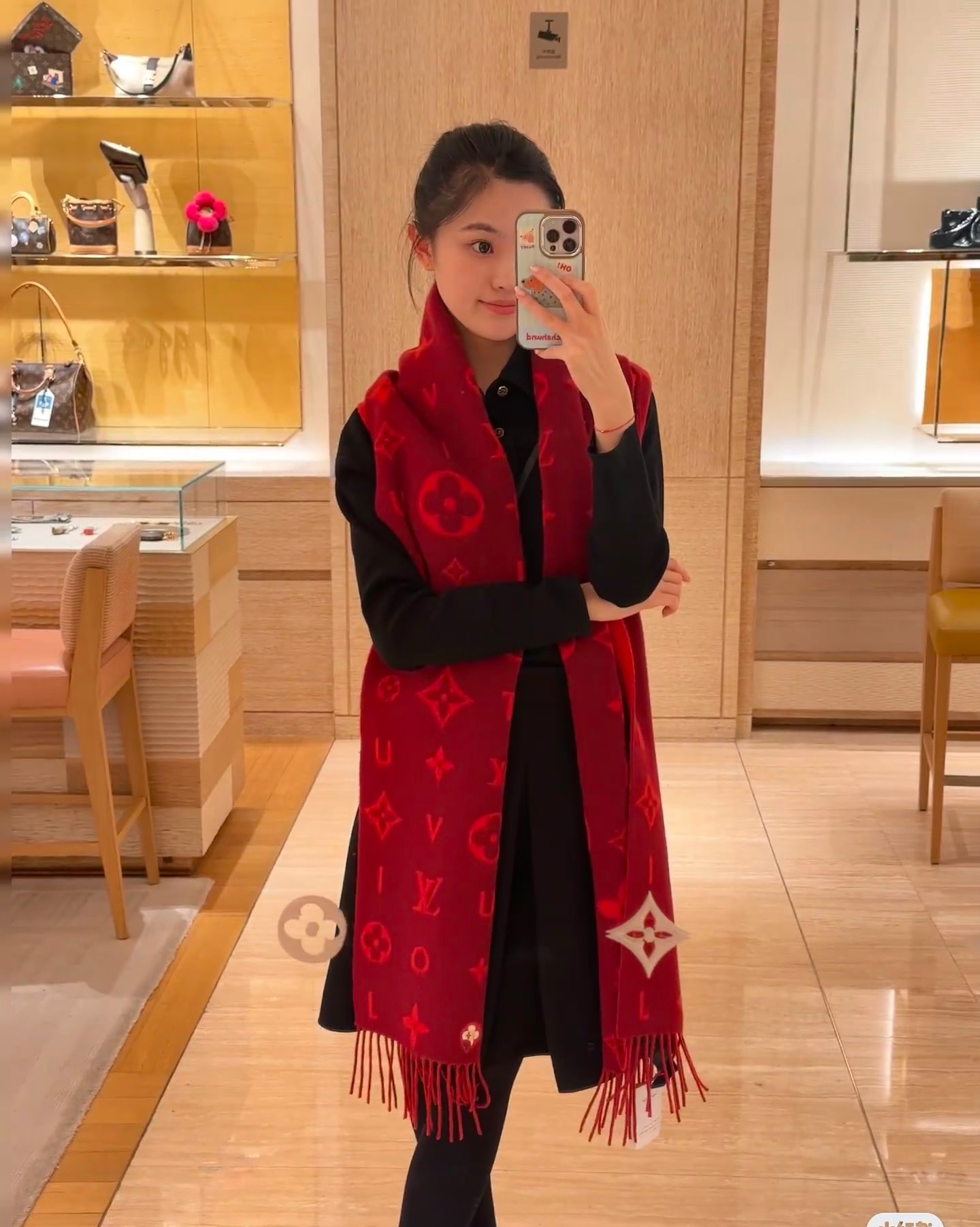 【REYKJAVIK 2.0围巾】缤纷刺绣Reykiavik 2.0 围巾为柔软山羊绒标注Monogra