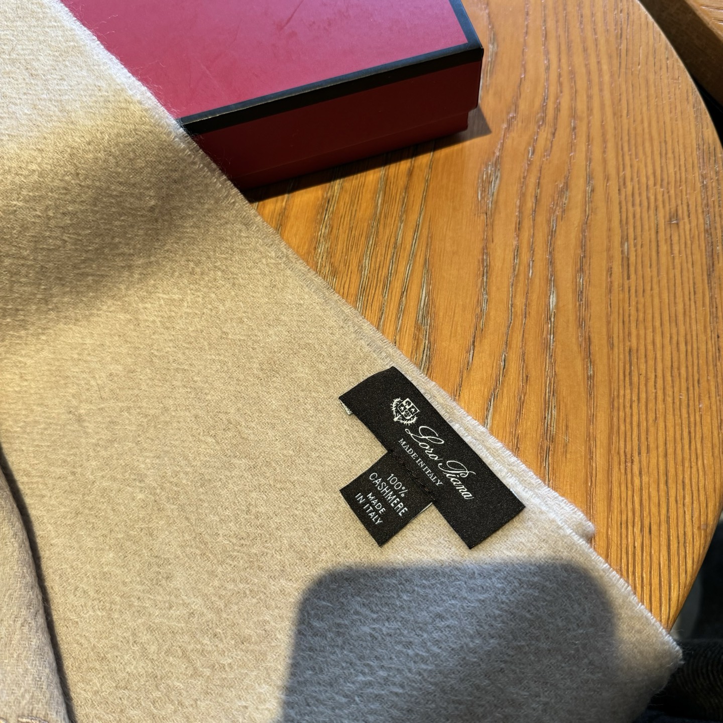 Loro Piana · 诺悠翩雅秋冬新品❗️【极品山羊绒小围巾】送人自留都太高大上了😍重磅上新，爆款爆