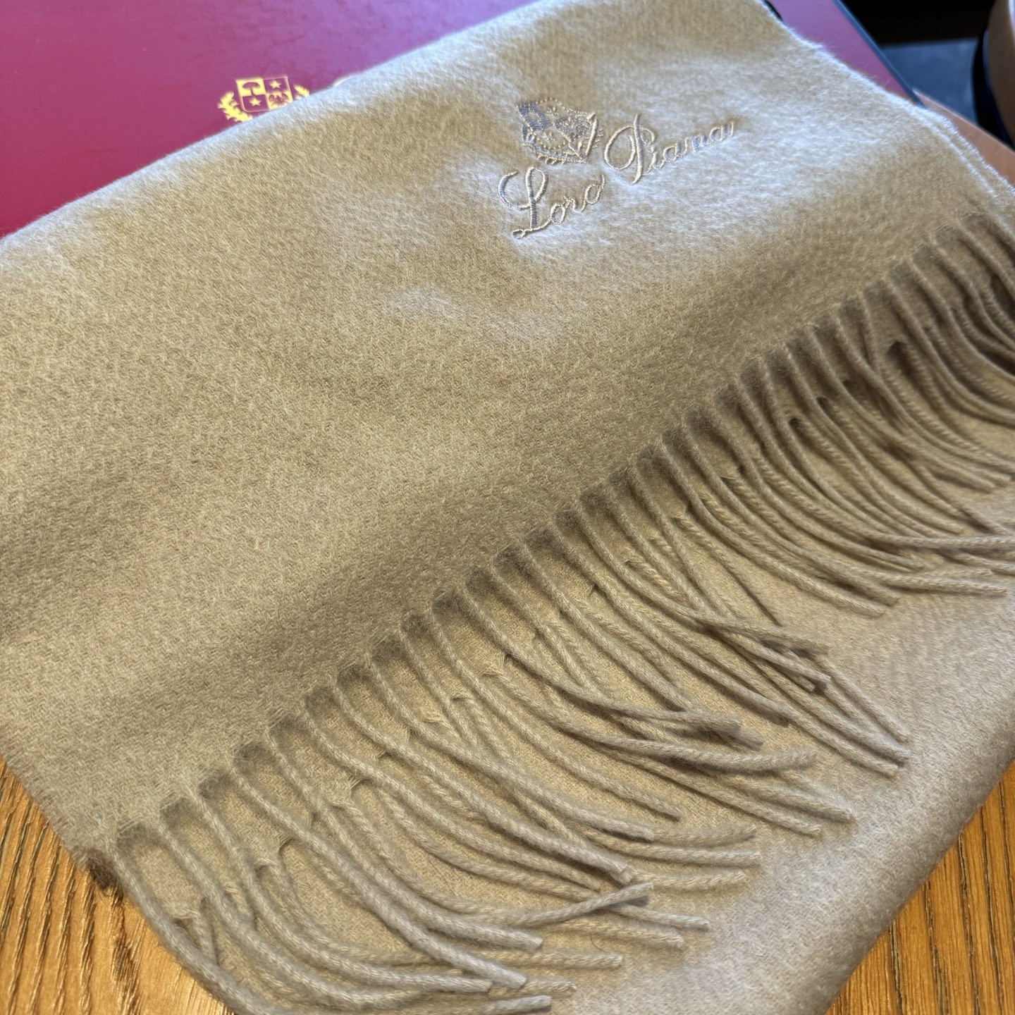Loro Piana · 诺悠翩雅秋冬新品❗️【极品山羊绒小围巾】送人自留都太高大上了😍重磅上新，爆款爆